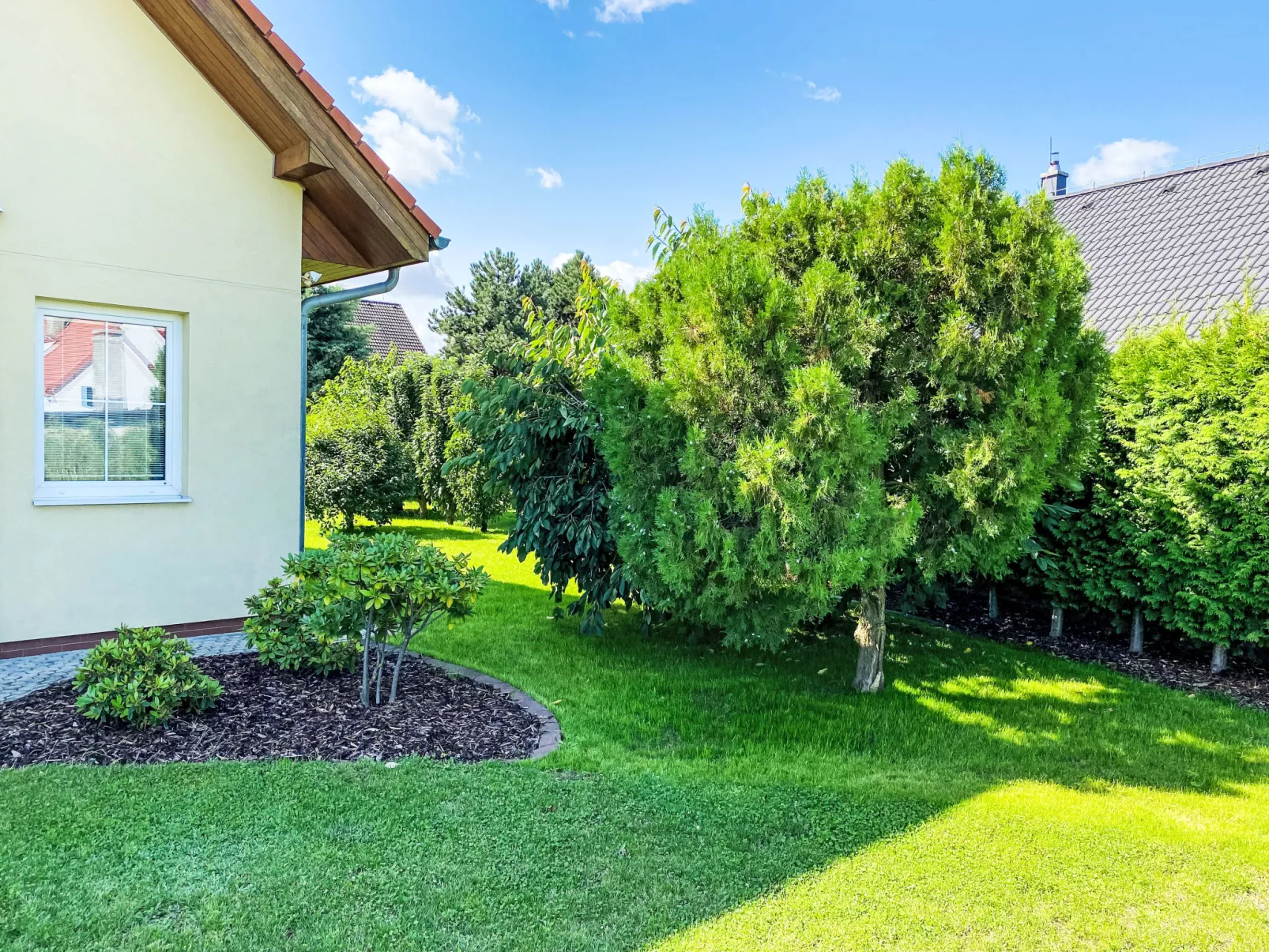 Pool & Garden Villa-Buiten