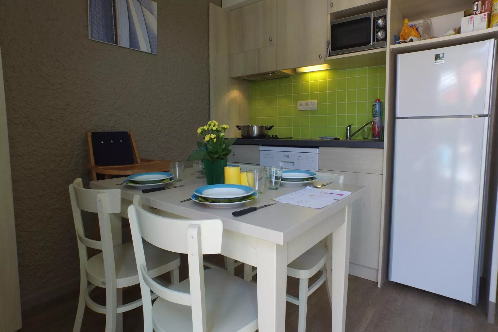 Gîte 3 Pièces 5 Personnes 1 bébé / PORTBAIL PEA 25-Eetkamer