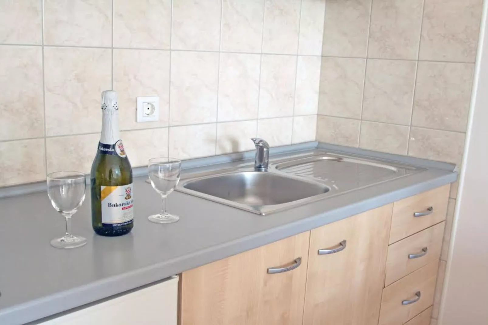 Beachfront Apartments Tamarix - Superior One Bedroom Apartment (Grand) 5