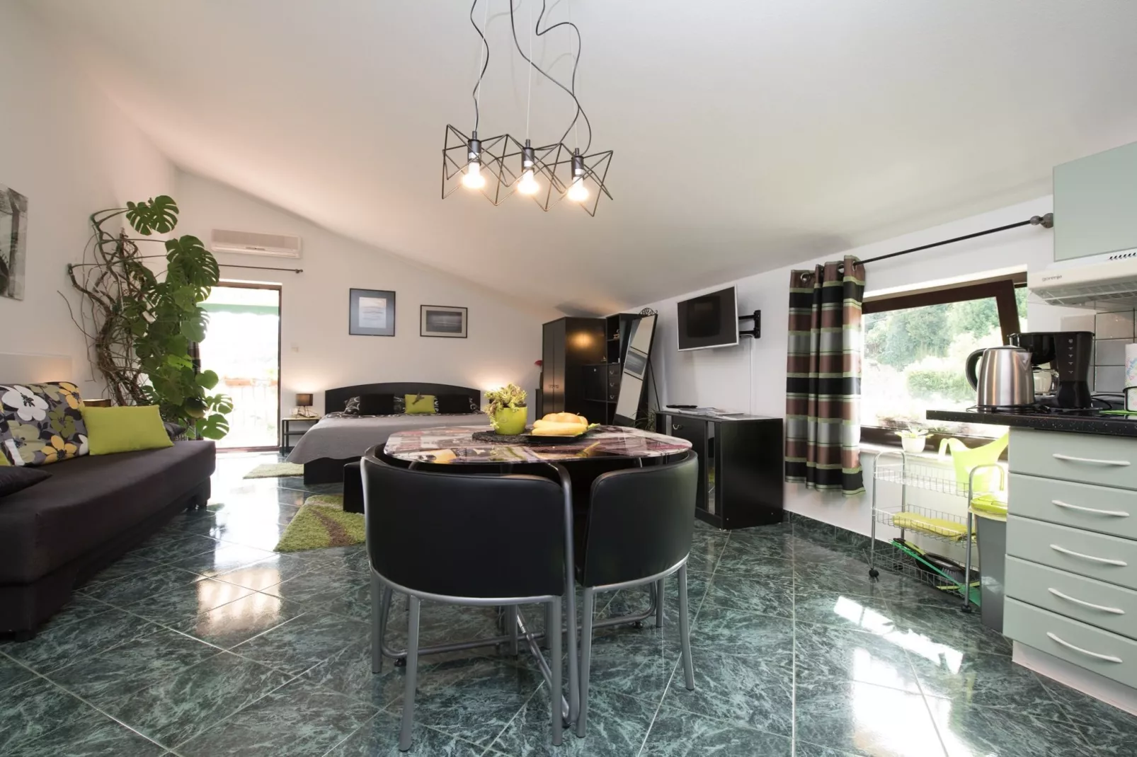 Stylish Lovran Sea View Apartments - Studio Apartment with Balcony and Sea View