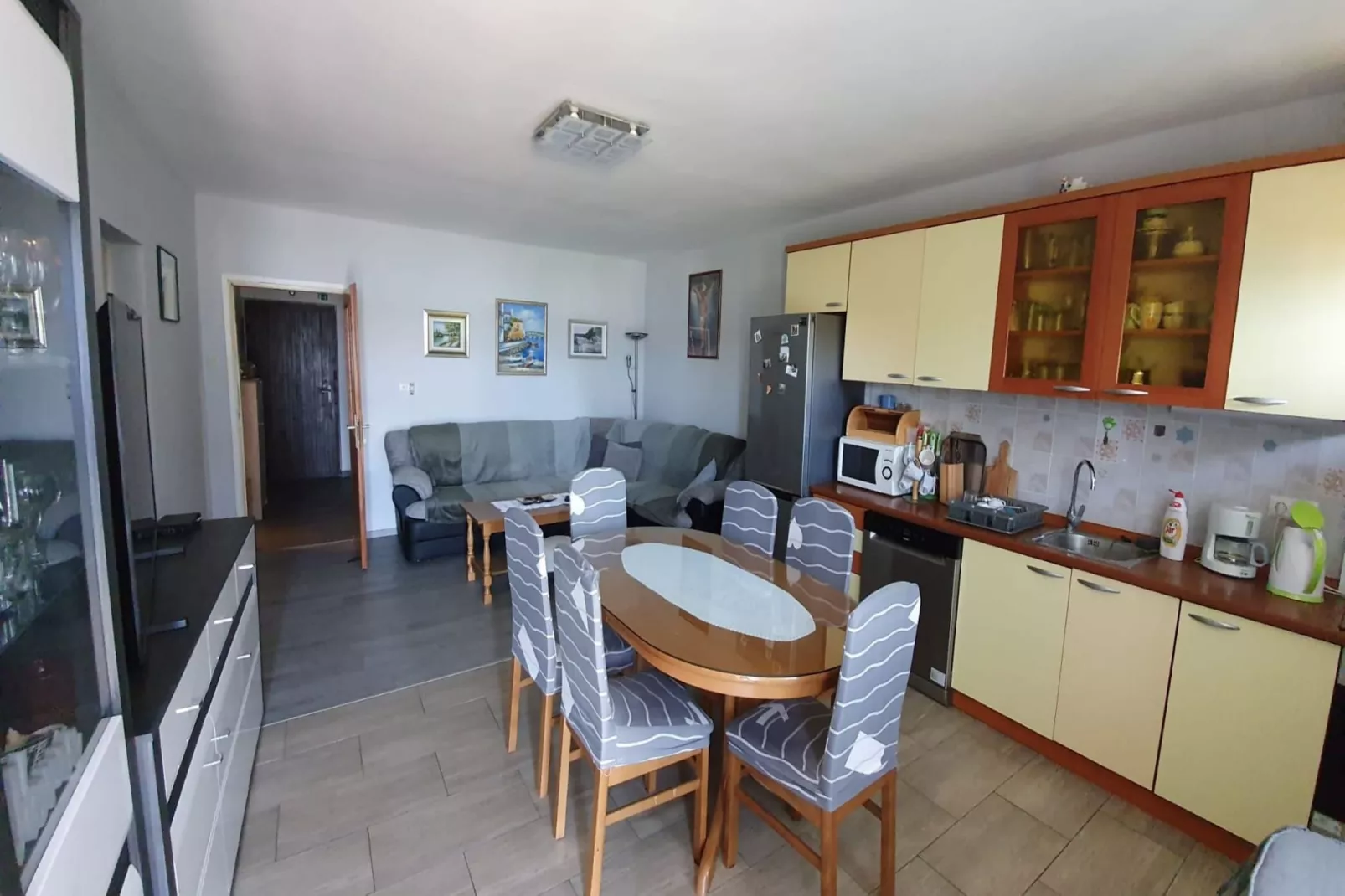 Spacious Apartment Steps from the Beach, with Private Terrace and Grill - Three Bedroom Apartment