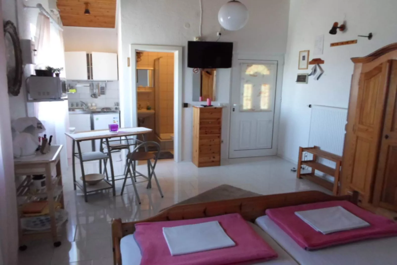 Studio Apartment (Kata 2)