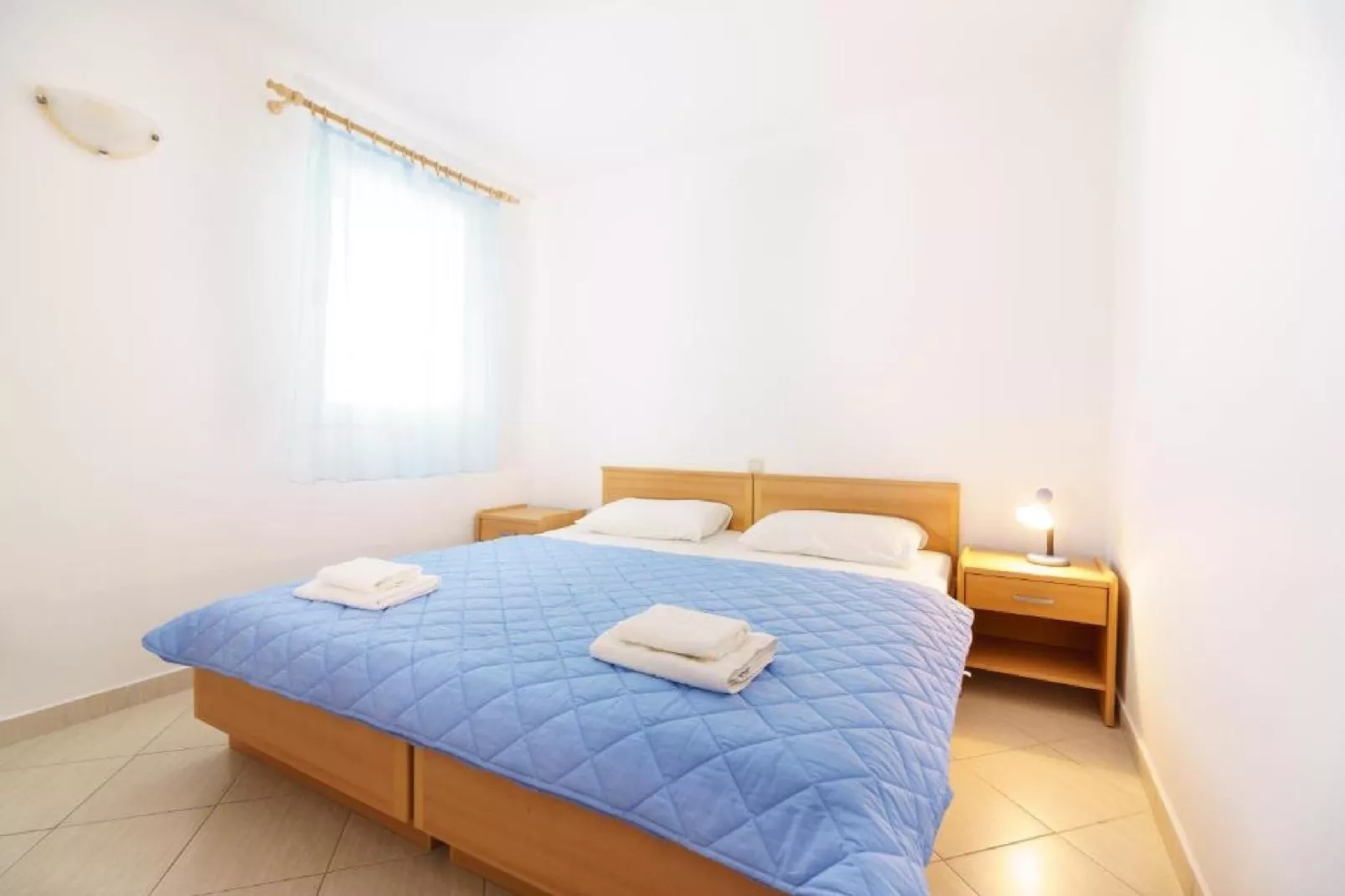 Lumbarda Resort Apartments - Standard One-Bedroom Apartment  G4