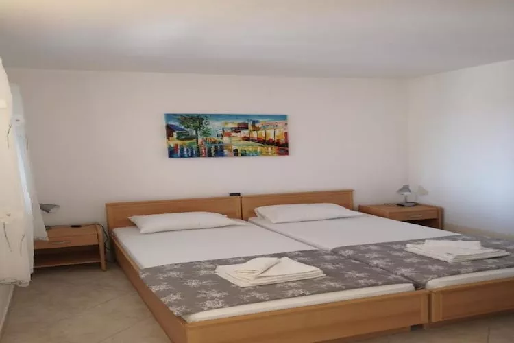 Lumbarda Resort Apartments - Superior Apartment with Mountain View E2