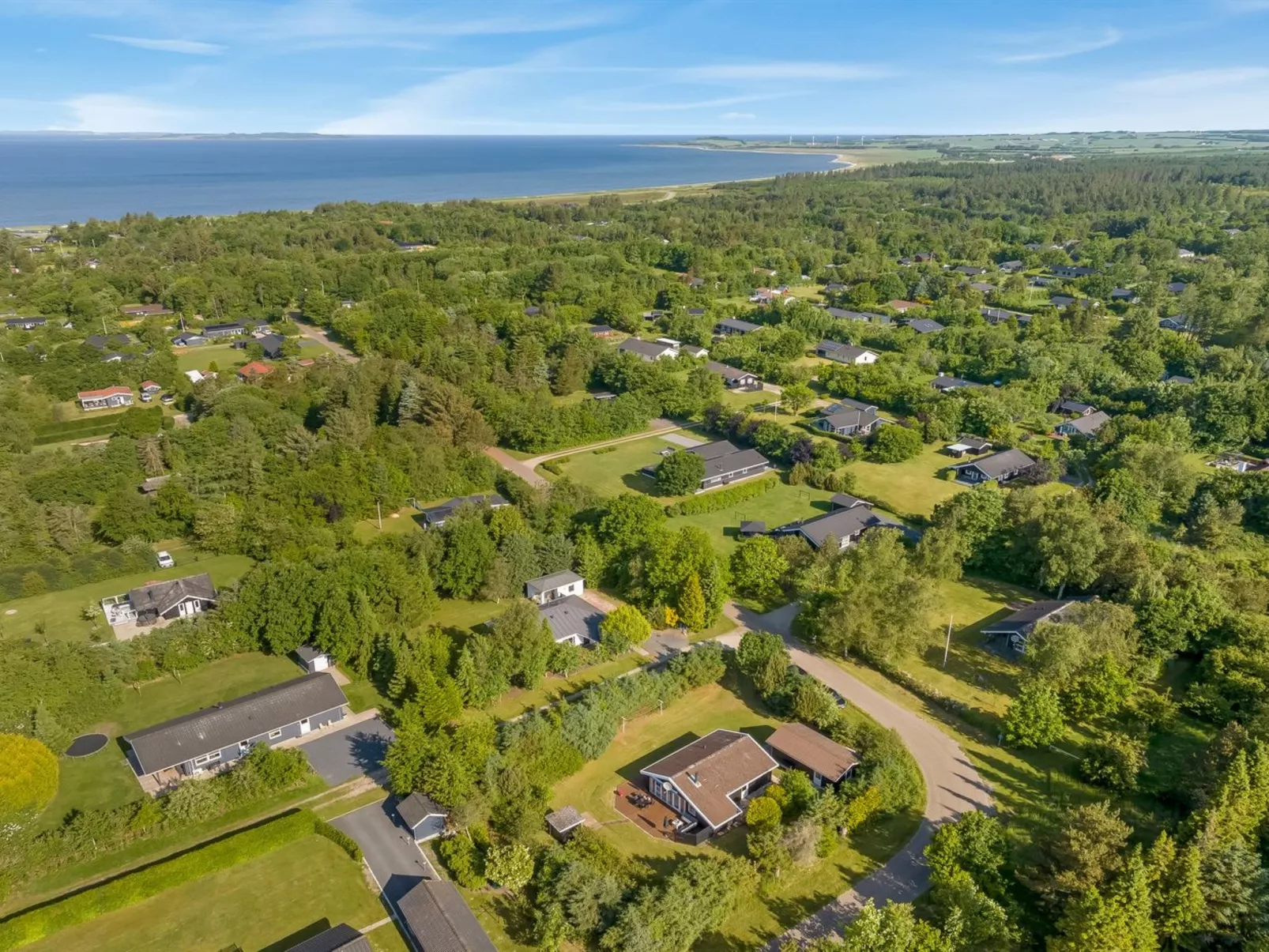 "Laris" - 700m to the fjord-Buiten