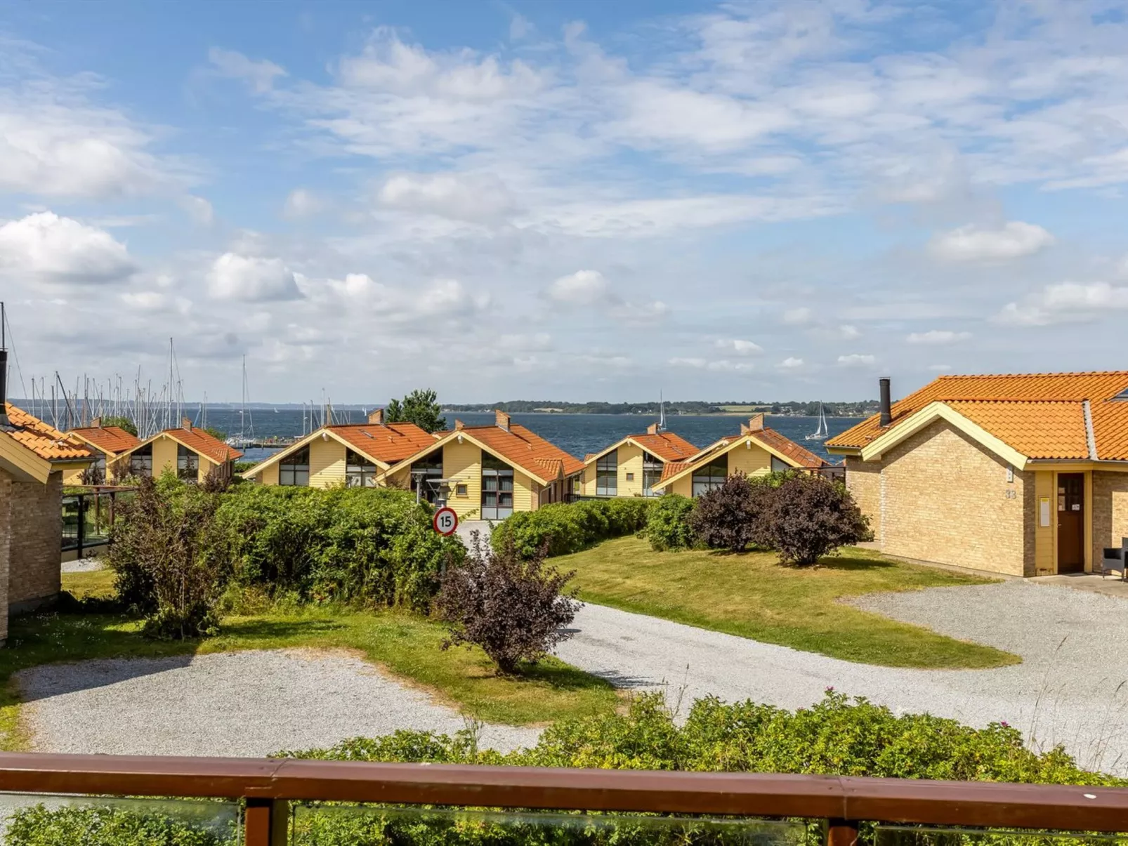 "Rouwen" - 120m from the sea-Buiten