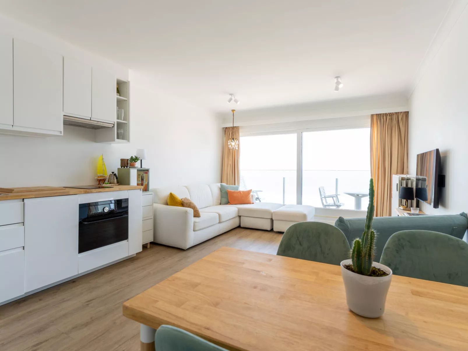 Westcliff I with seaview