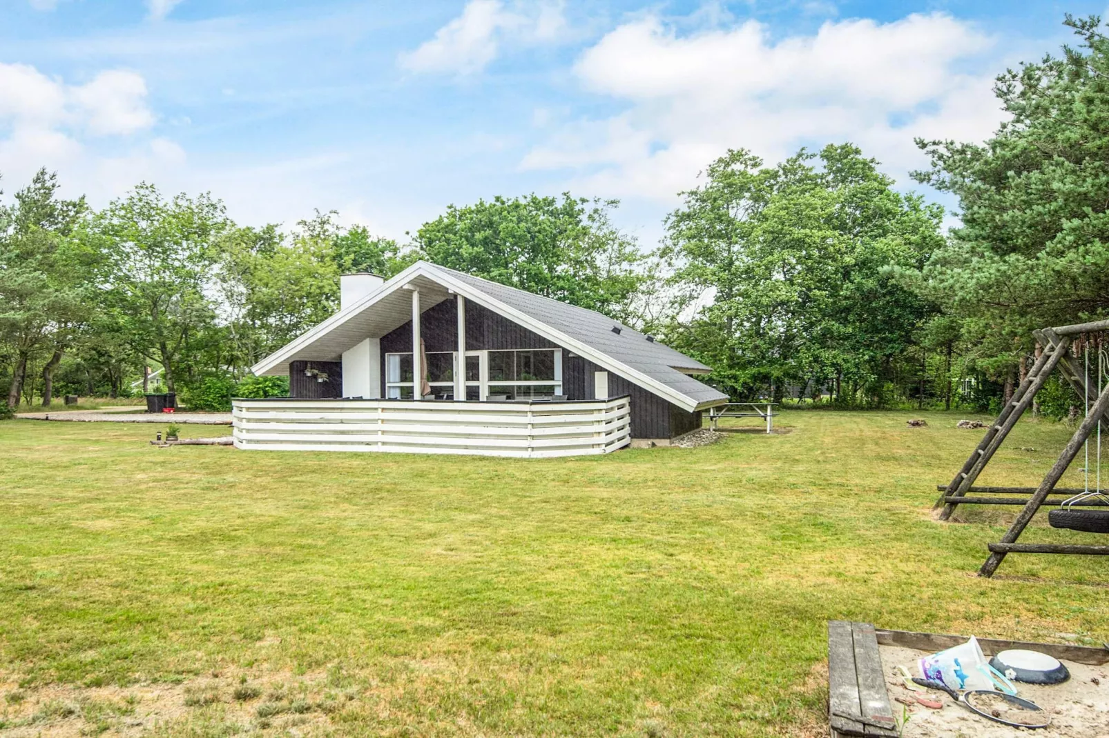 Lichte huisje met overdekt terras-By Traum-Uitzicht