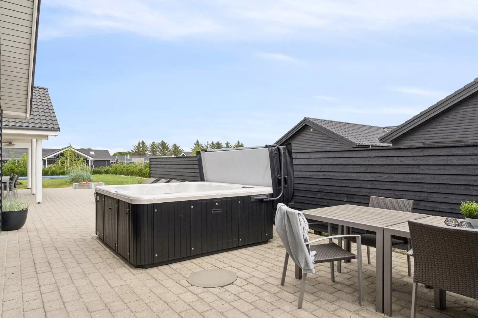 Luxe retraite met zwembad -- By Traum Ferienwohnungen-Buitenlucht