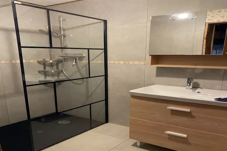 La Ferme Tirou-Badkamer