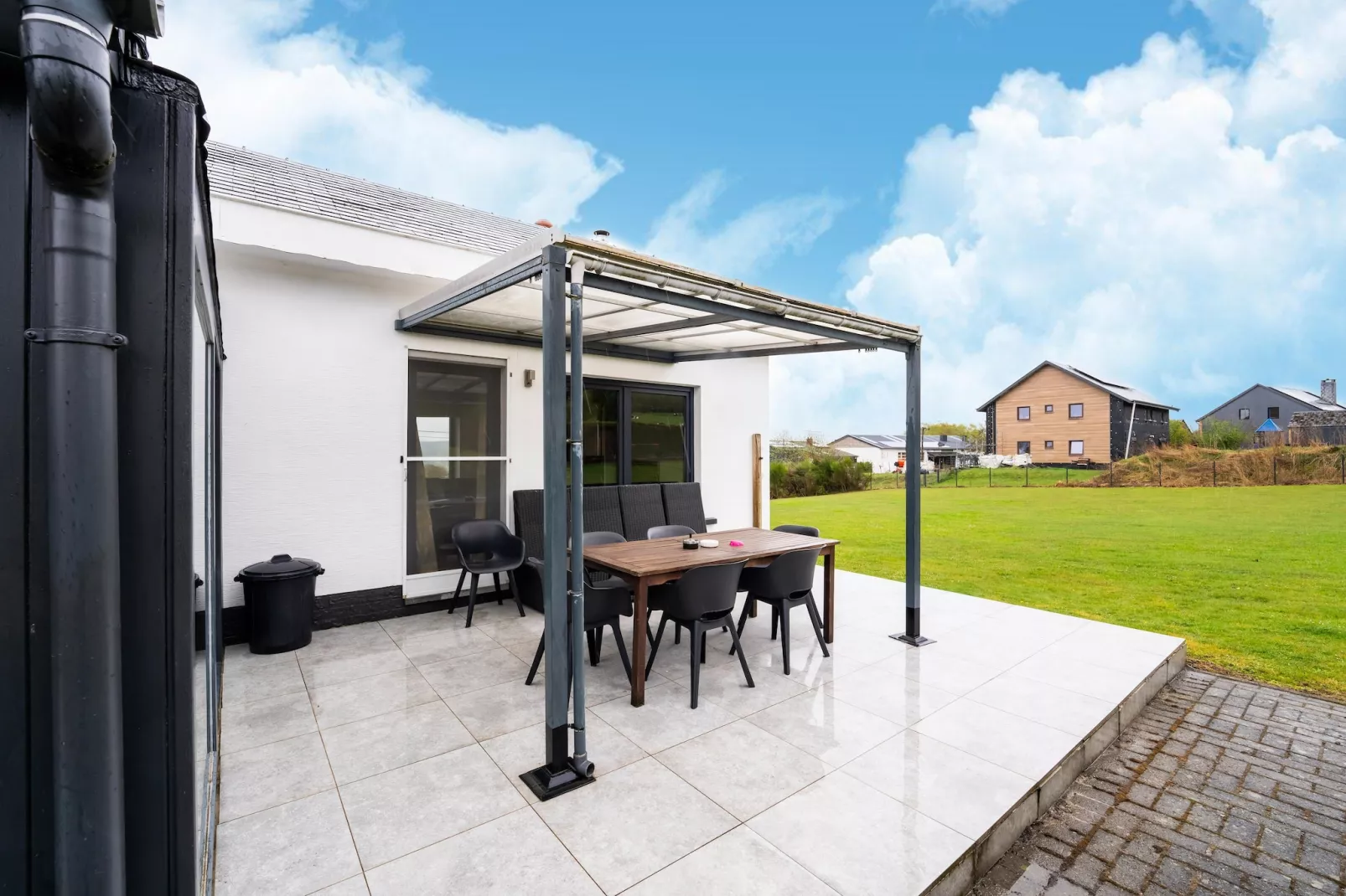 Très belle habitation à Lierneux pour 8 adultes-Terrasbalkon
