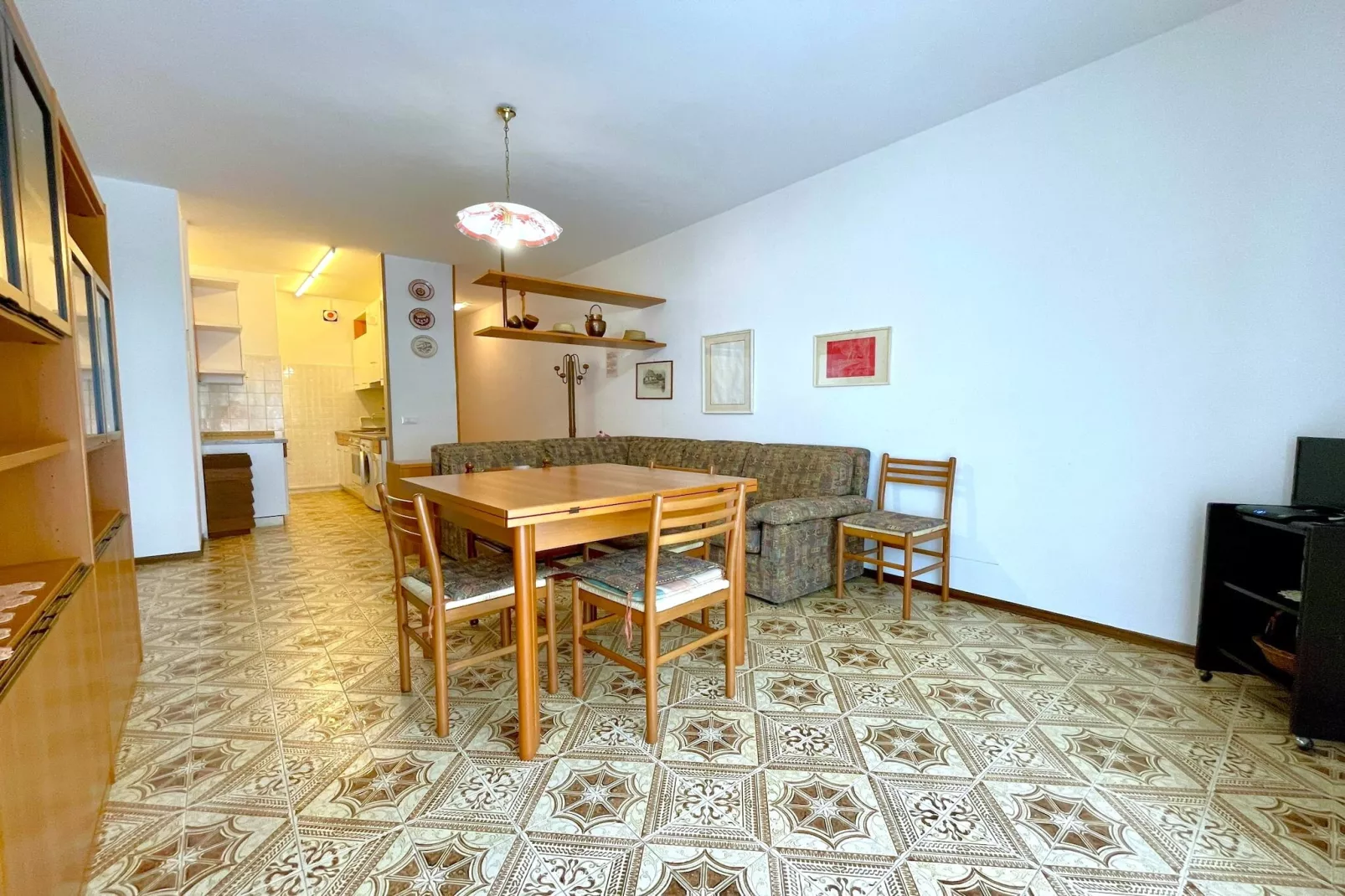 RAFFAELLO 1 int 3 tipo C  con piscina-Eetkamer