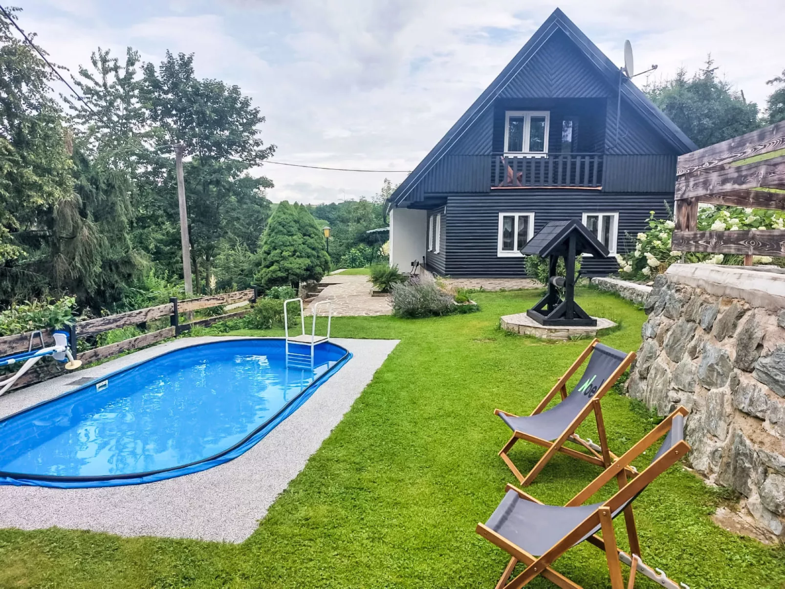 Leisure Lounge & Pool-Buiten