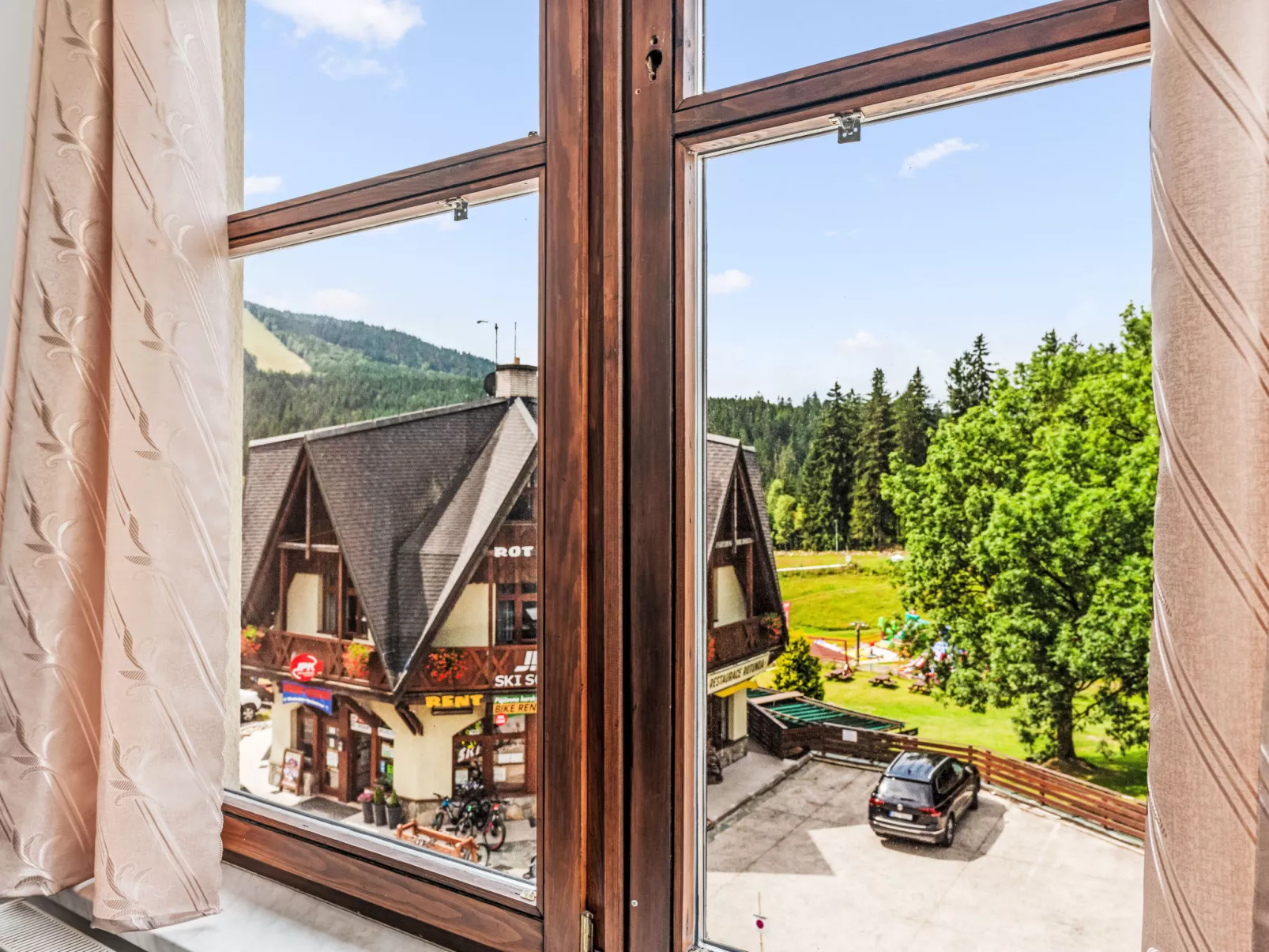 Harrachov Lookout-Buiten