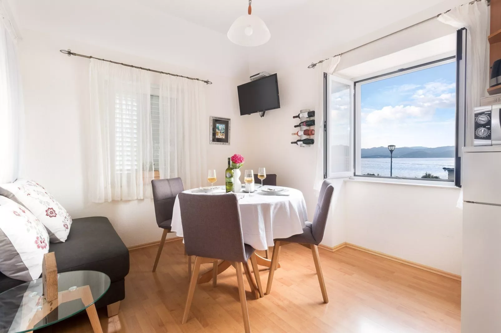 Apartments Lotea - Two-Bedroom Apartment with Terrace and Sea View-Woonkamer
