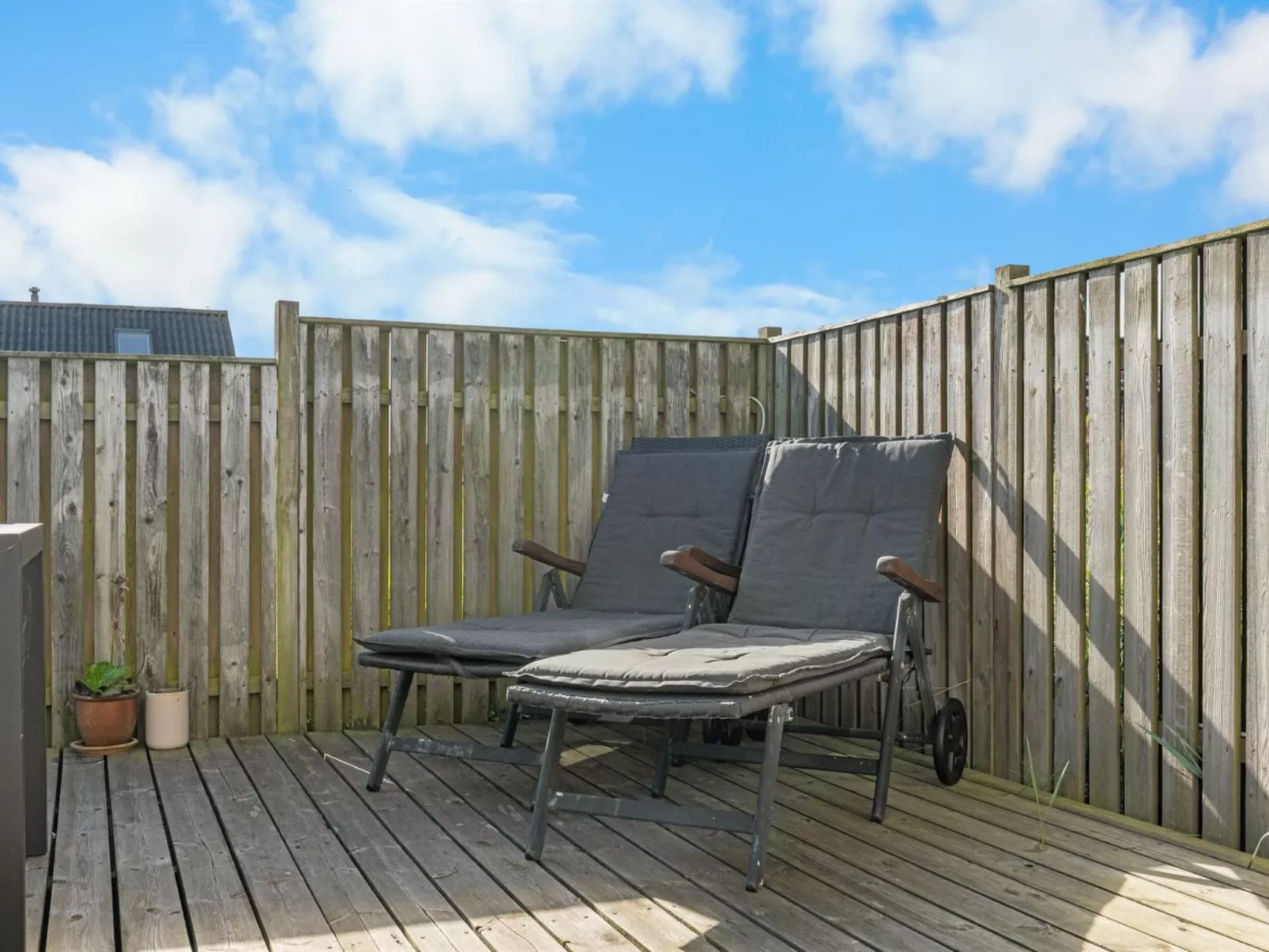 "Amila" - 10m from the sea-Buiten