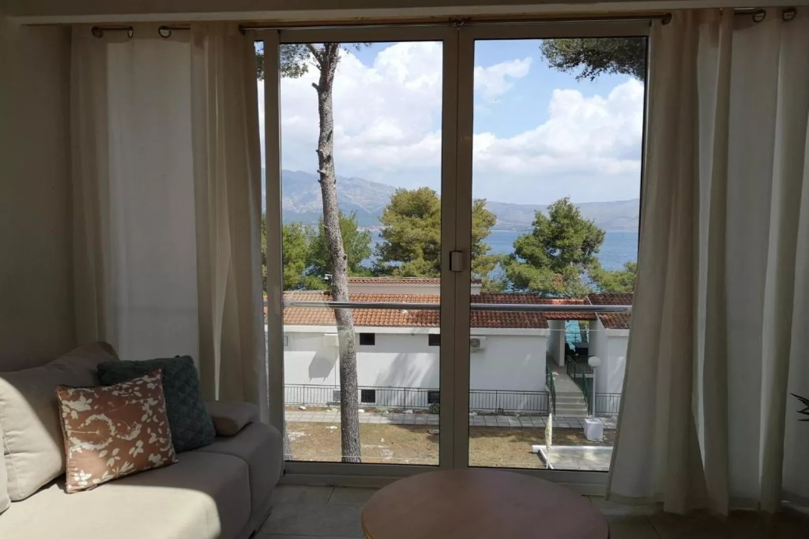 Lumbarda Resort Apartments - Comfort Two-Bedroom Apartment F5-Woonkamer