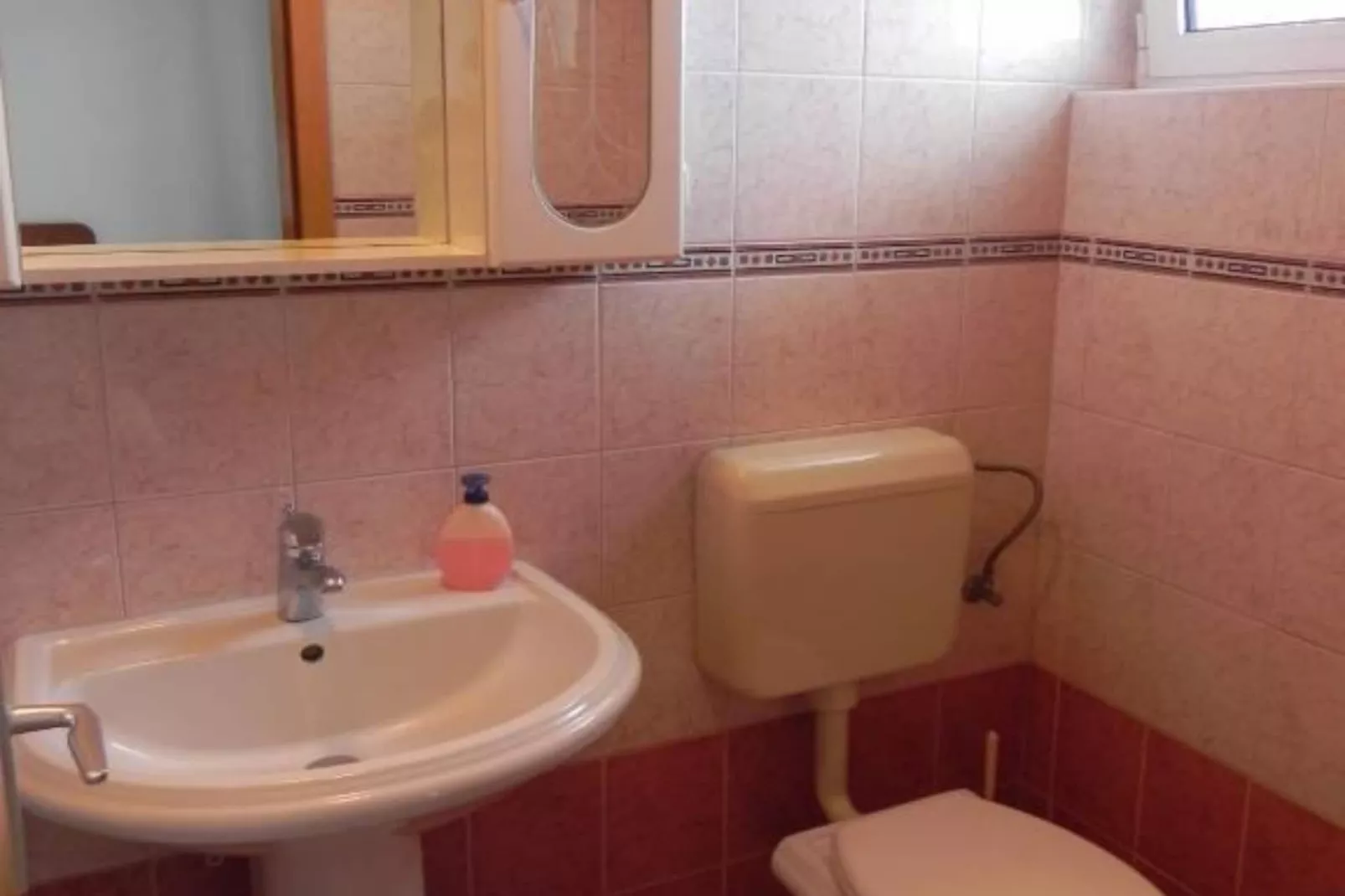 Apartments Trogrlić - Studio with Balcony-Badkamer