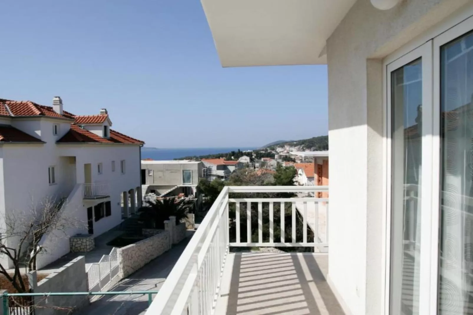 Apartments Trogrlić - Two-Bedroom Apartment with Balcony and Sea View-Terrasbalkon