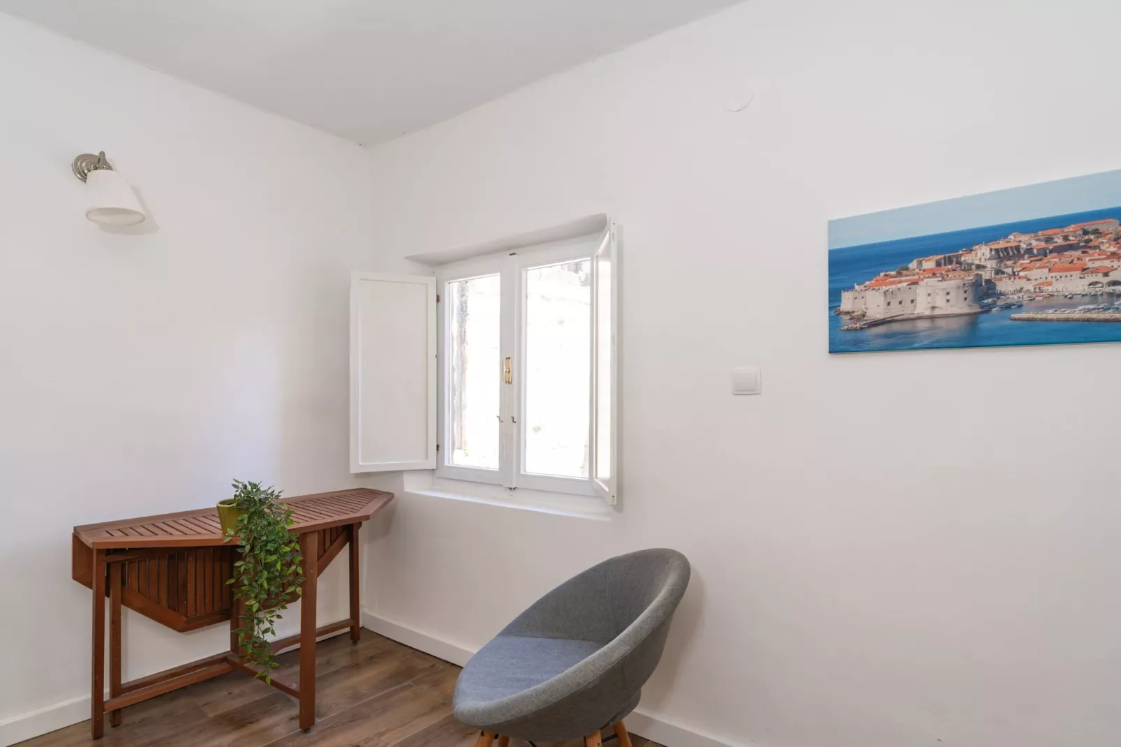 Ranch House Zora - One Bedroom Ranch House-Woonkamer