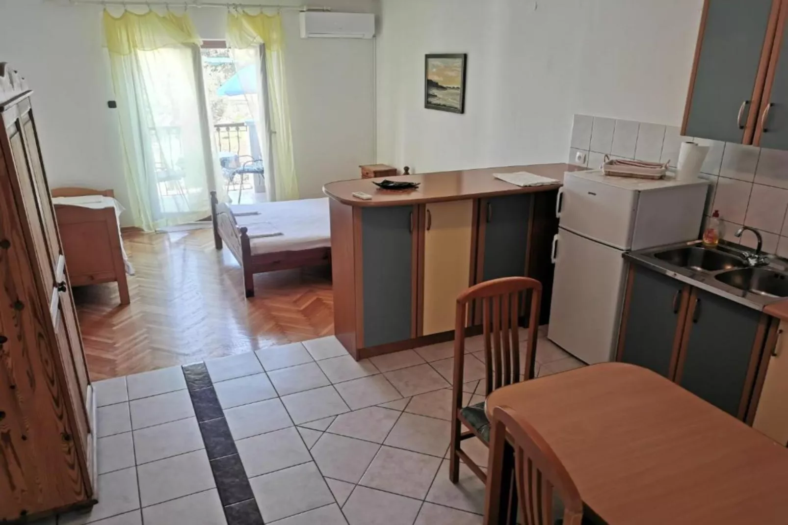 Apartments White House - Two Bedroom Apartment with Terrace 1-Eetkamer
