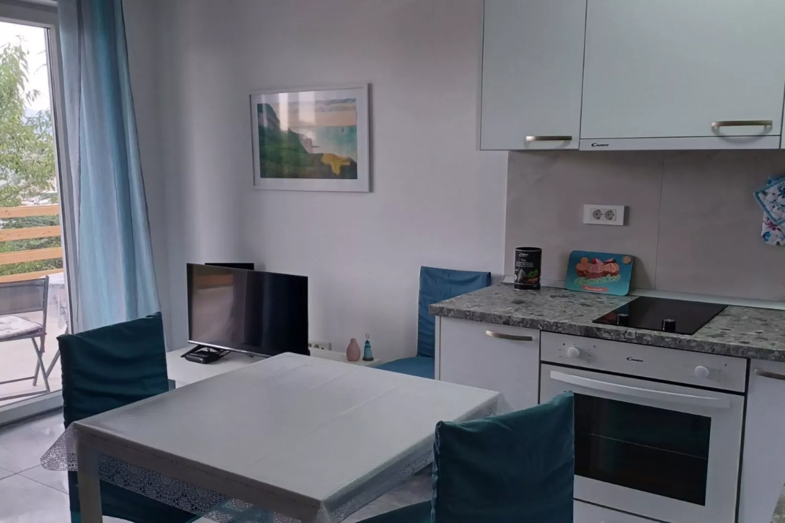 FreeMe Apartment - One Bedroom Apartment with Balcony and Sea View-Eetkamer