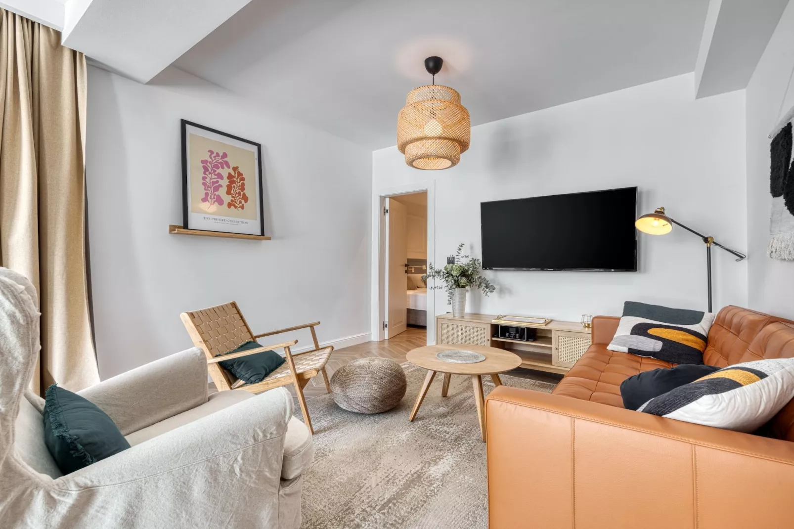 Luxury SPA B.one Apartment - Two Bedroom Apartment with Private Pool and Hot Tub-Woonkamer