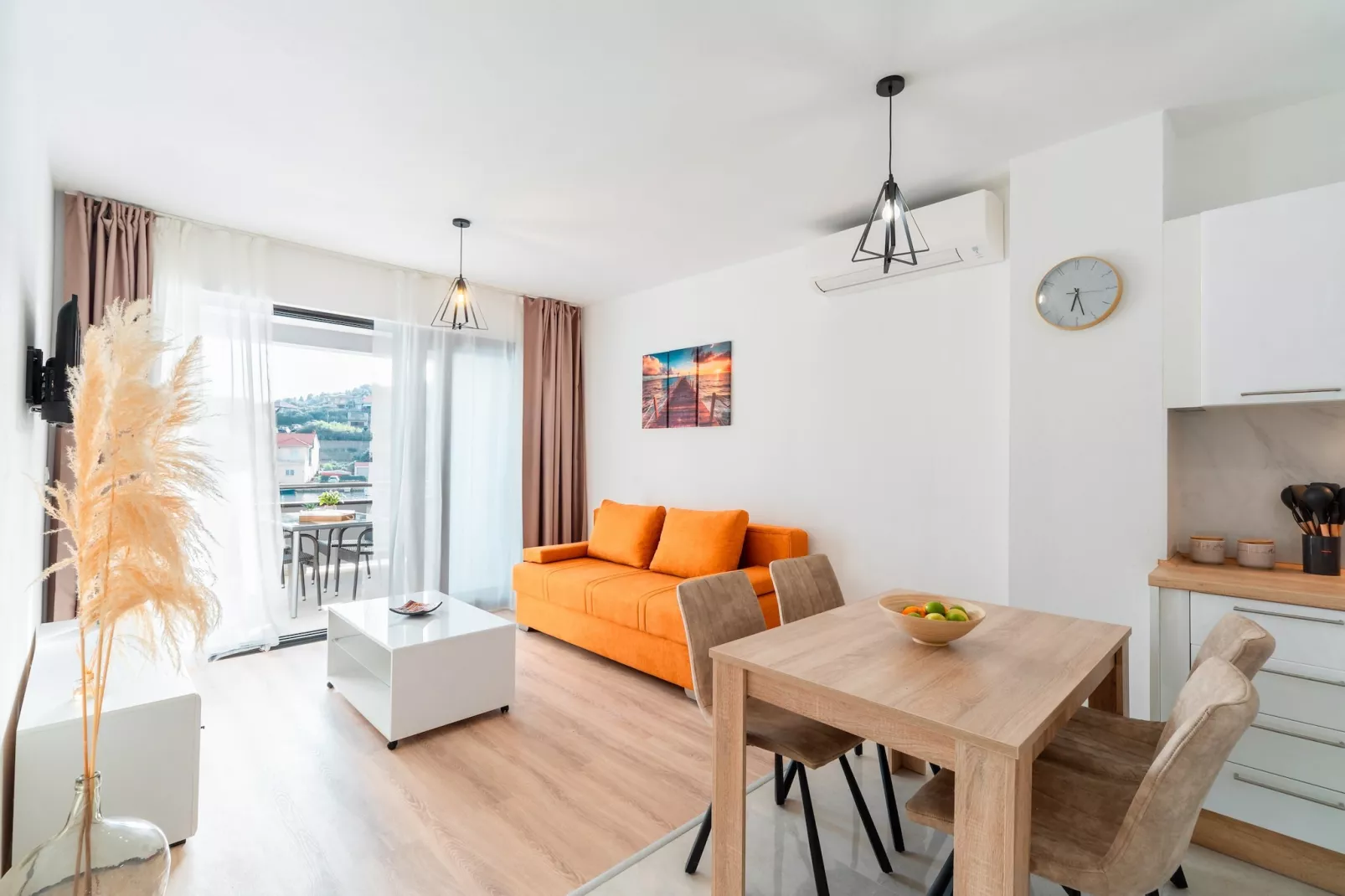 Apartments & Rooms Fisherman's Luck - Two-Bedroom Apartment with Terrace and Sea View-Eetkamer
