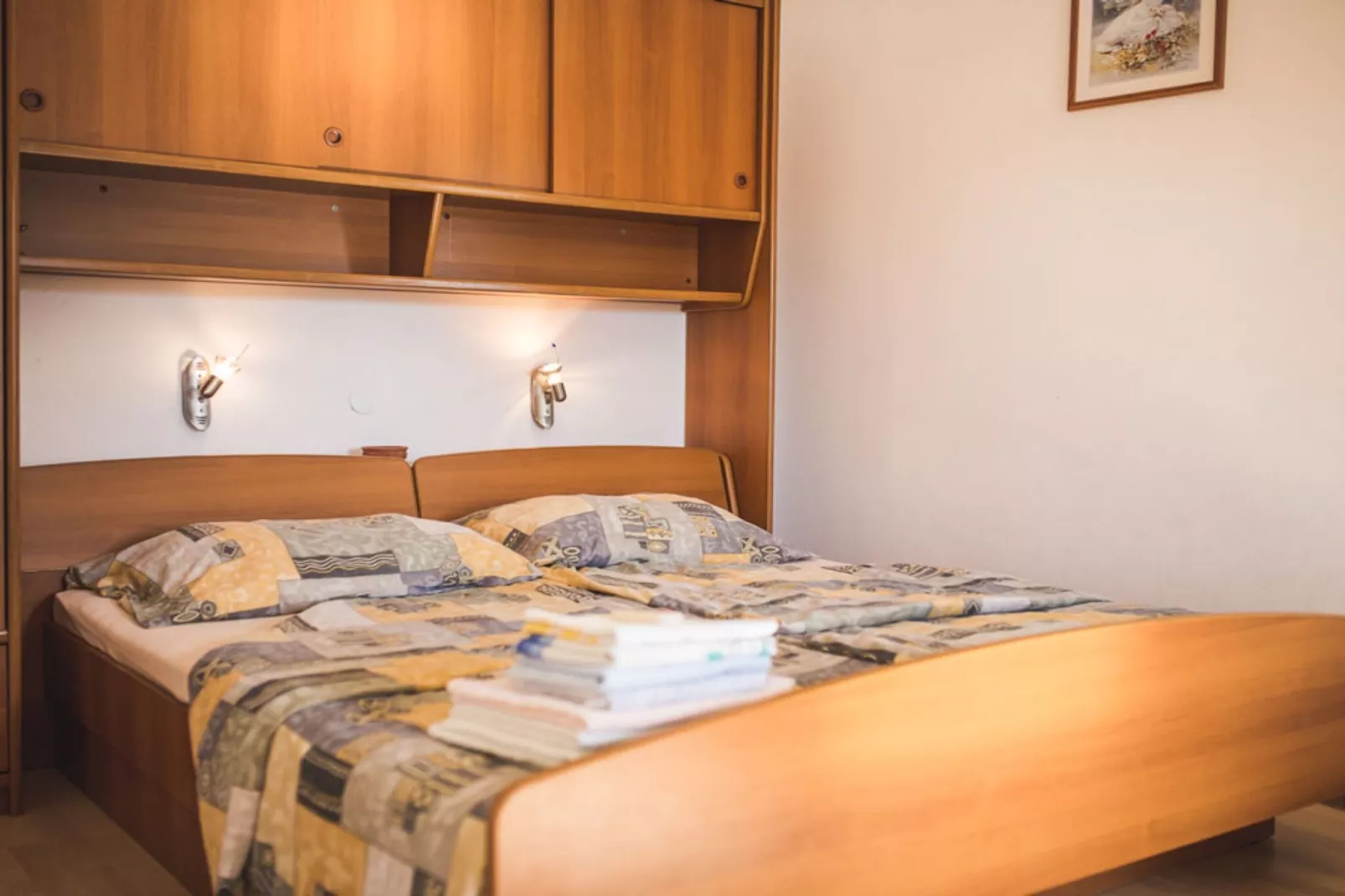 Apartments Jug - Standard Studio Apartment with Balcony and Sea View-Slaapkamer