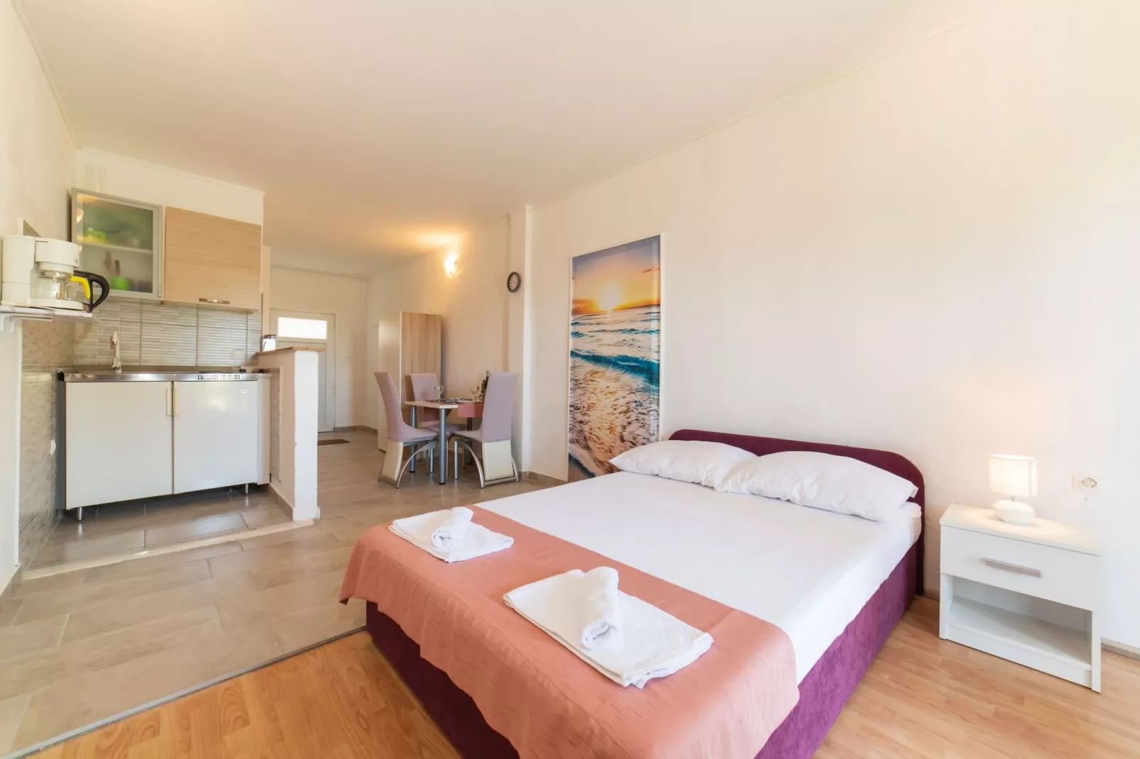 Tranquil and Stylish Apartment Kastel Novi - Studio Apartment with Garden-Slaapkamer