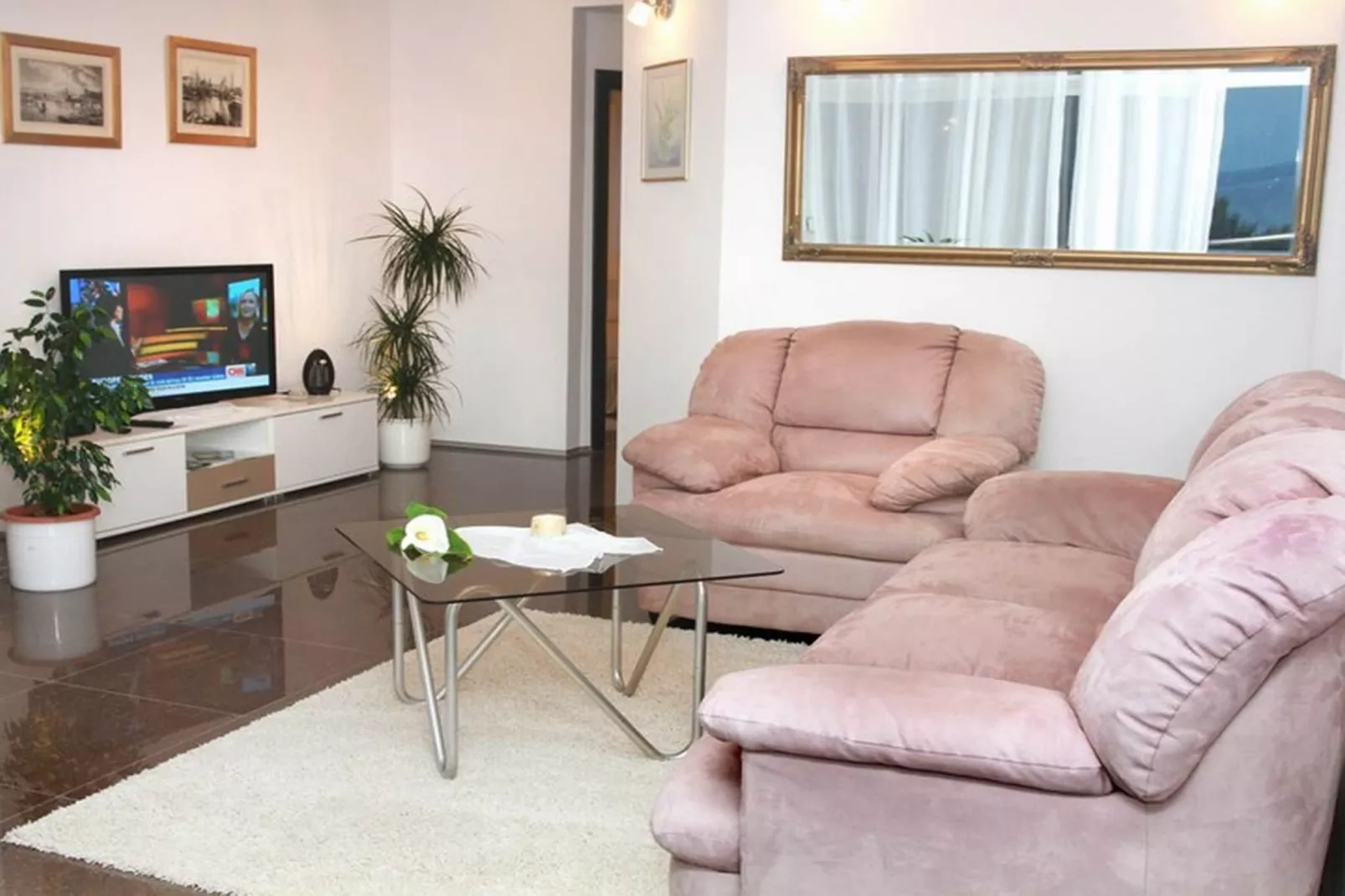 Okrug Gornji Luxurious Escape Villa with Pool - Five Bedroom Villa with Pool-Woonkamer