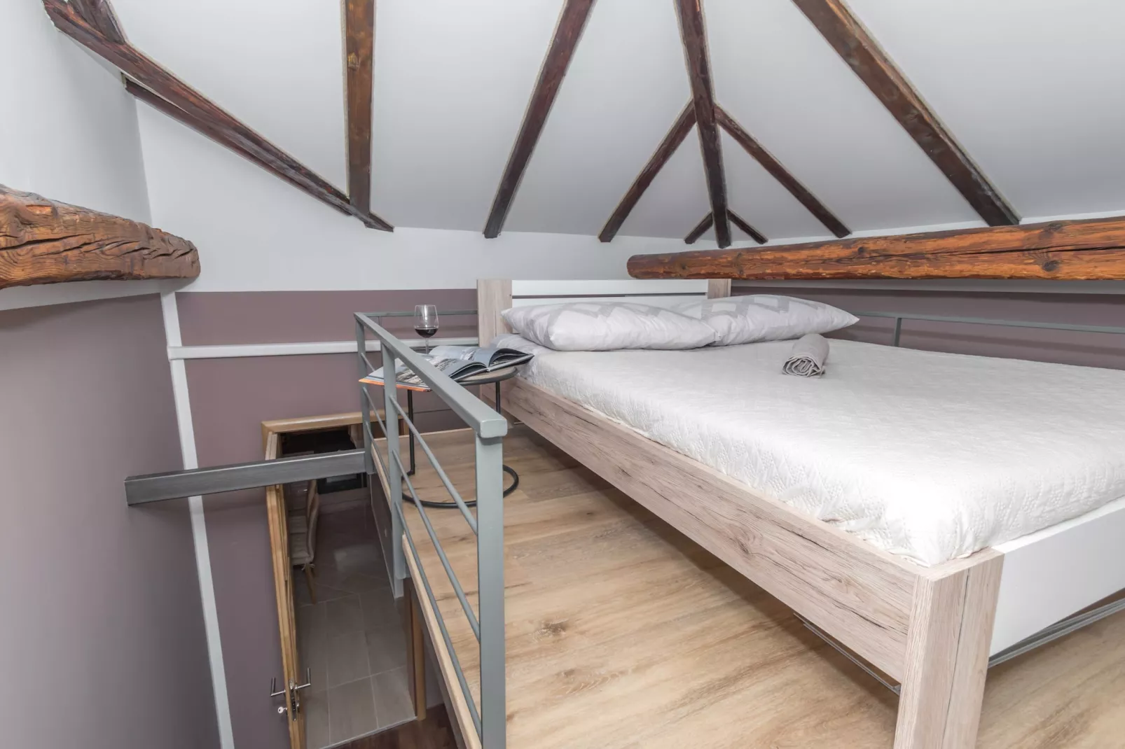 Apartment Ivan - Two Badroom Apartment with Hot Tob-Slaapkamer