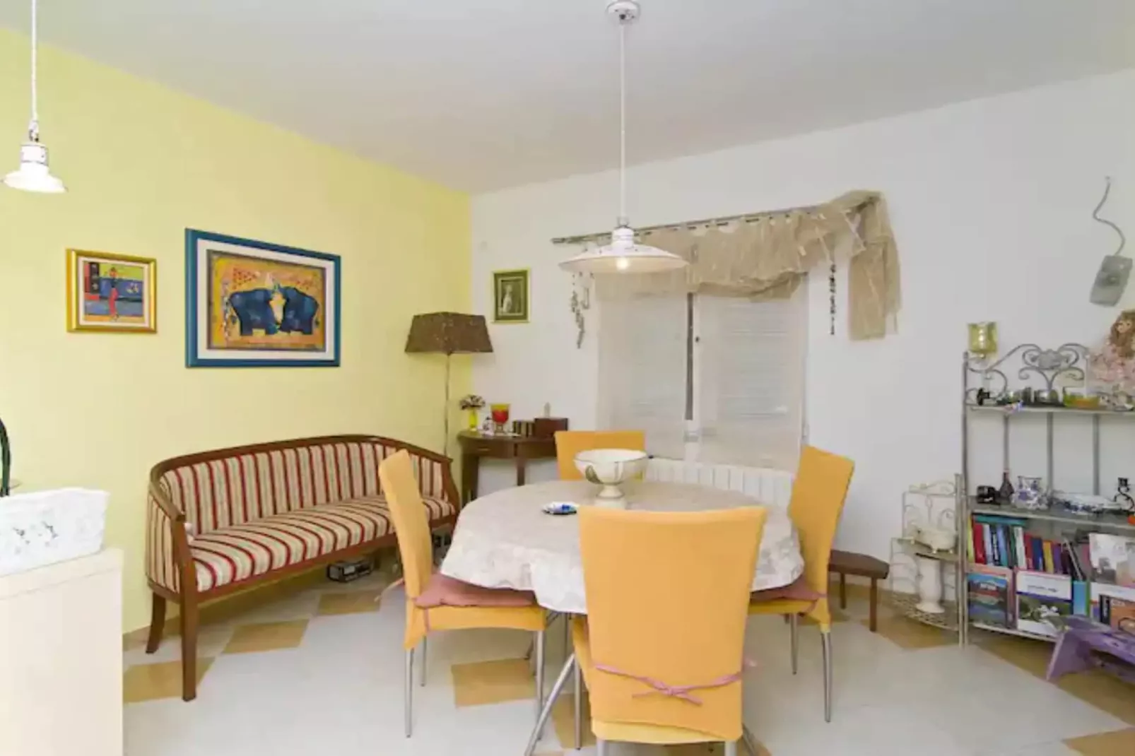 Three Bedroom Villa  With Private Pool-Eetkamer