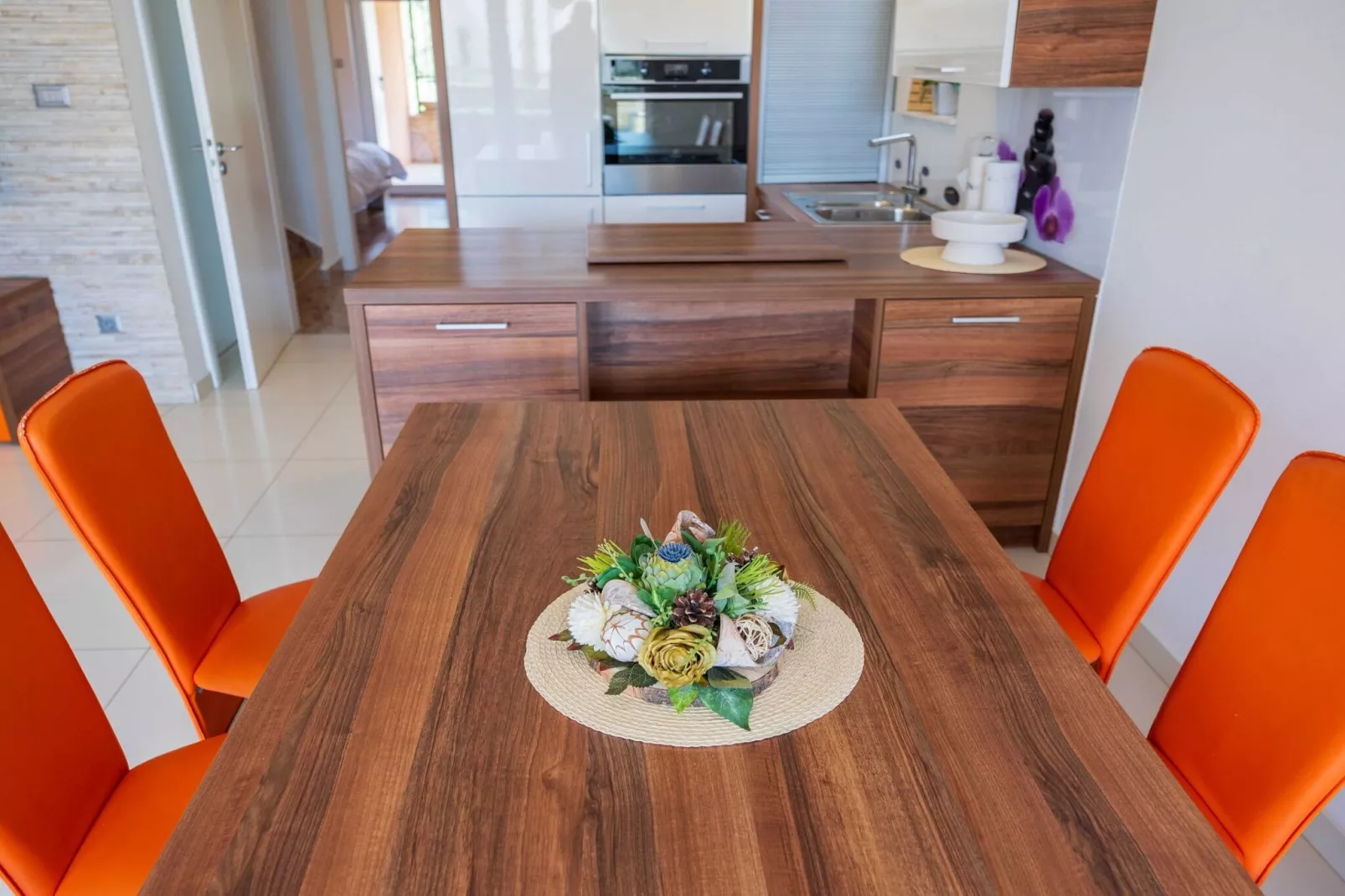 Charming  Three Bedroom House  Turanj-Eetkamer