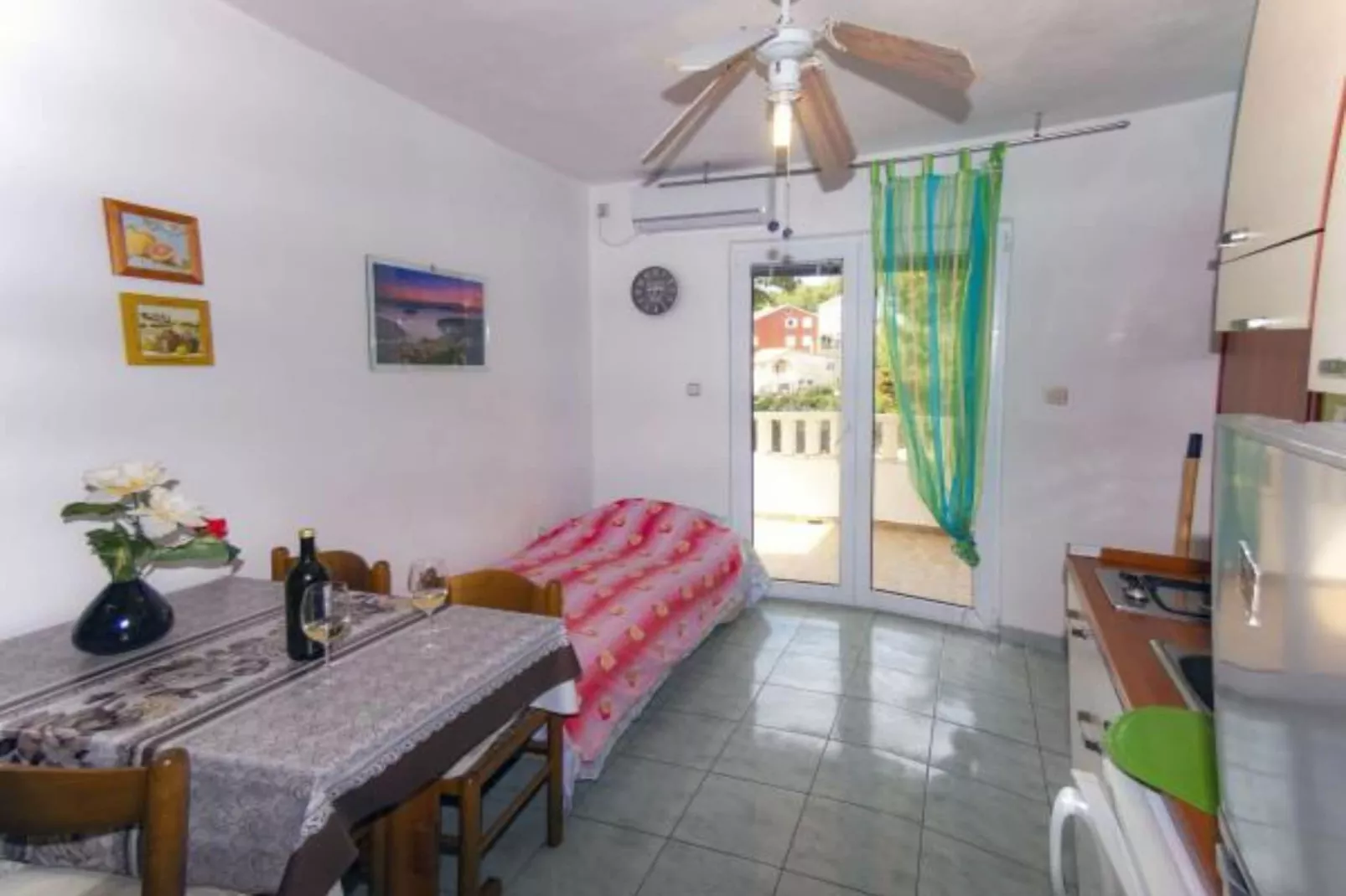 Beachfront Apartments Plaža - Two Bedroom Apartment A2-Slaapkamer