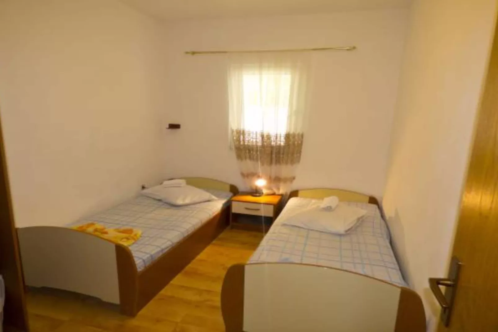 Beachfront Apartments Plaža - Two Bedroom Apartment A4-Slaapkamer