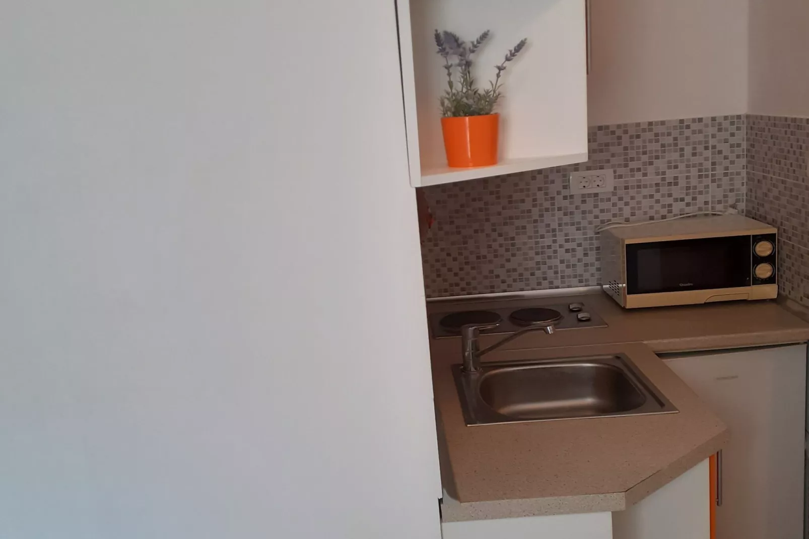 Studio Apartment with terrace 1-Keuken