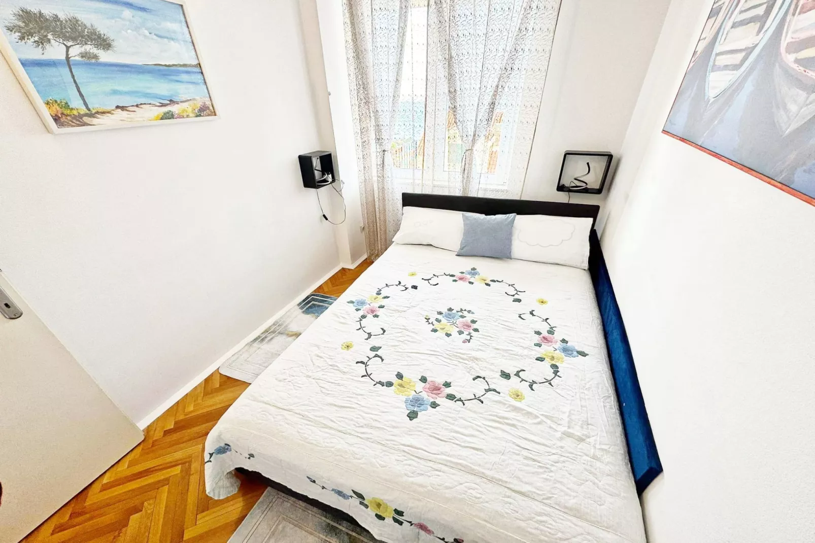 Charming Apartment with Terrace and Old Town View - One Bedroom Apartment with Terrace-Slaapkamer
