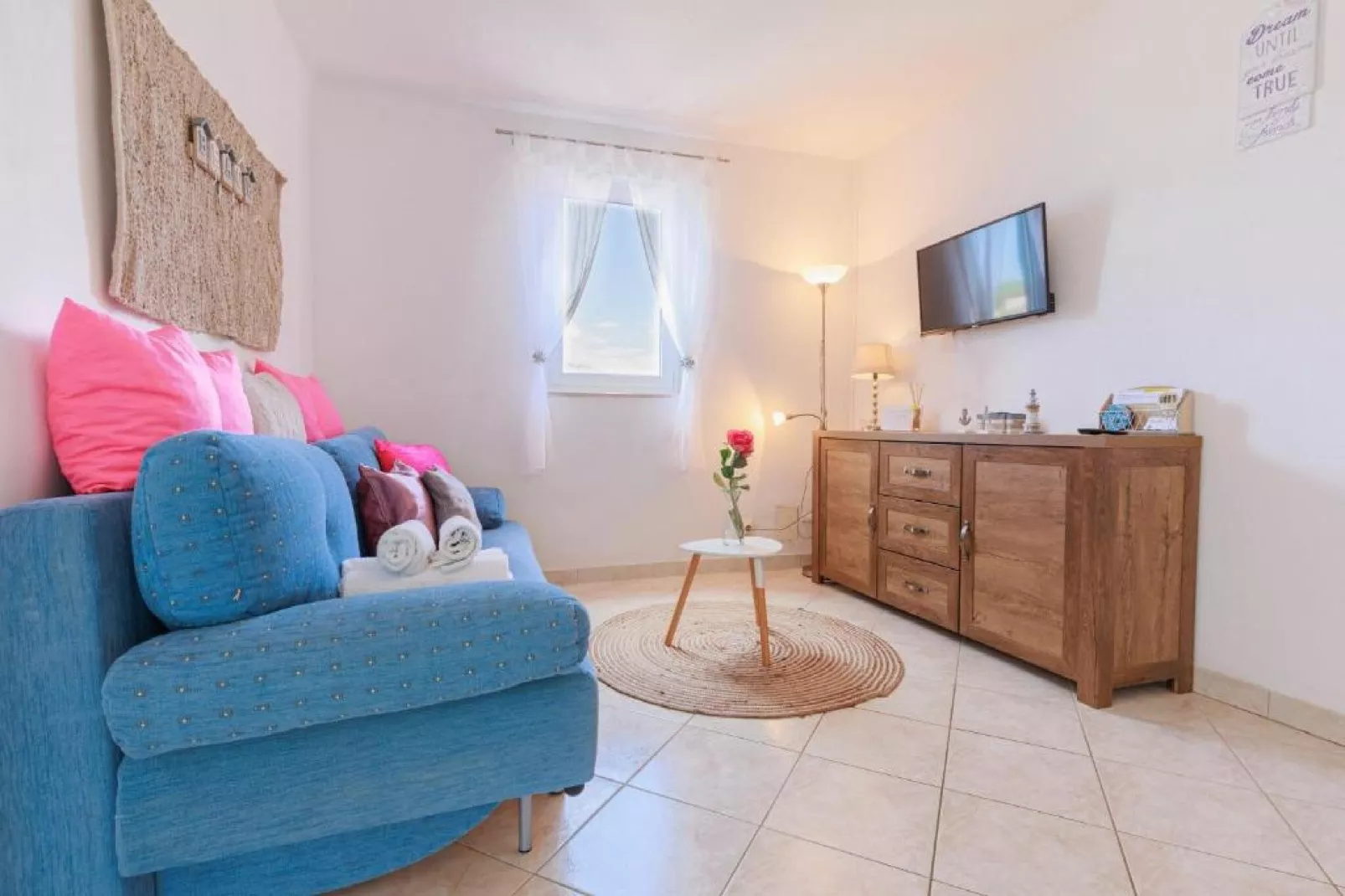 Lumbarda Resort Apartments - Comfort One Bedroom Apartment  F2-Woonkamer