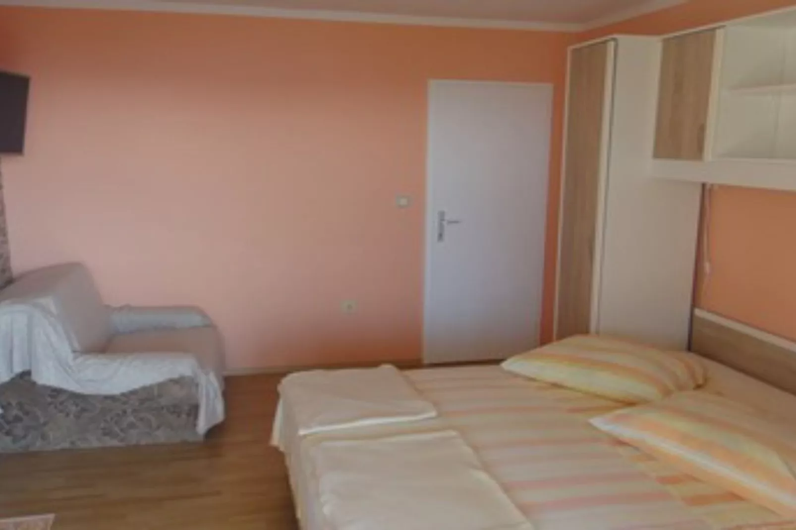 Seafront Apartments Pretner - Comfort Studio Apartment with Balcony and Sea View-Slaapkamer
