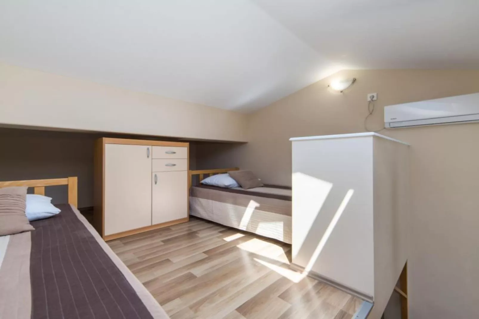 Apartments Nmn - Studio Apartment with Balcony 3-Slaapkamer