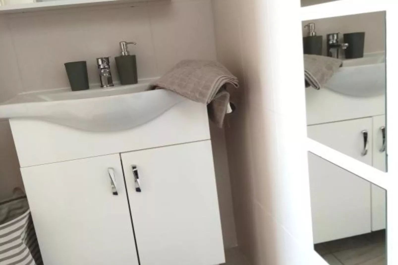 Apartments Silva - One Bedroom Apartment with Balcony and Sea View-Badkamer