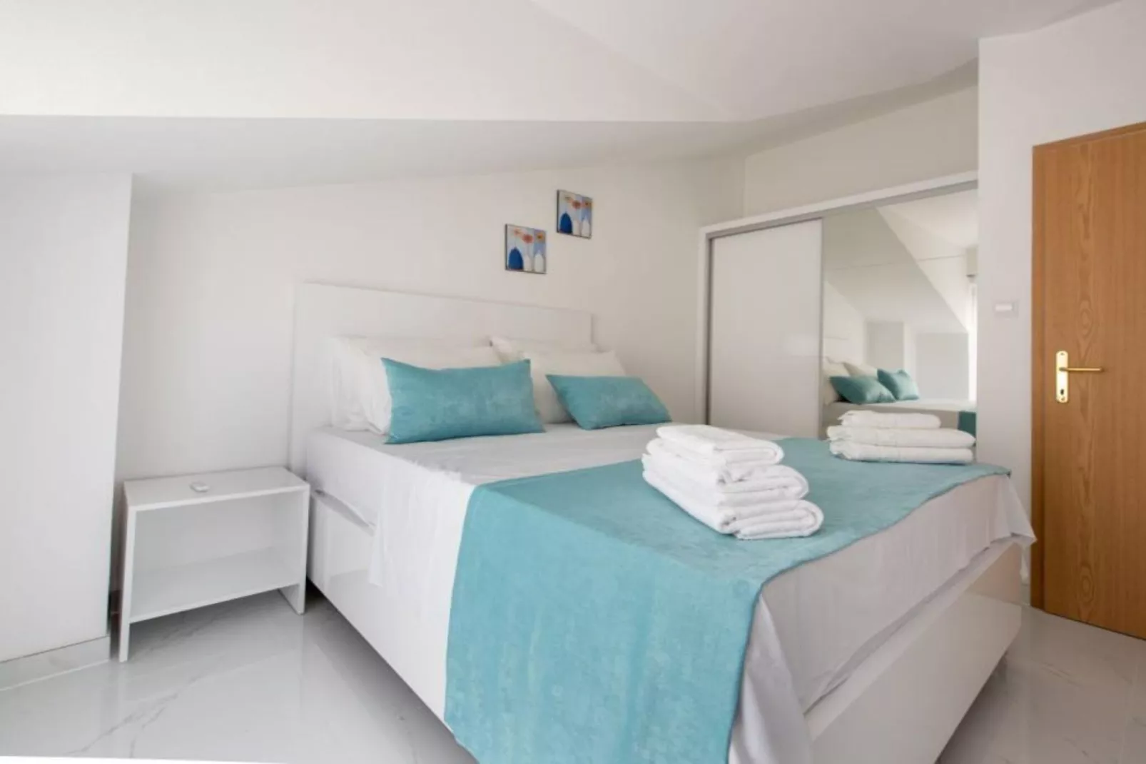 Villa Tomi - Studio With Sea View (5)-Slaapkamer