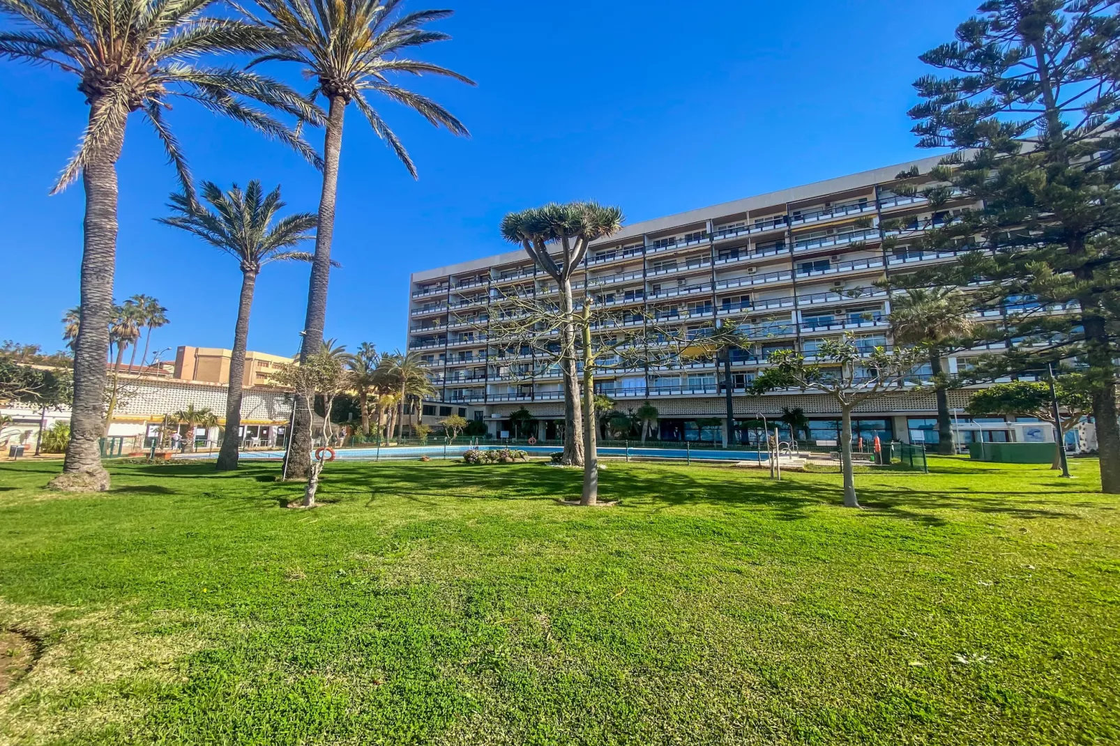 303 Santa Clara-Buitenkant zomer