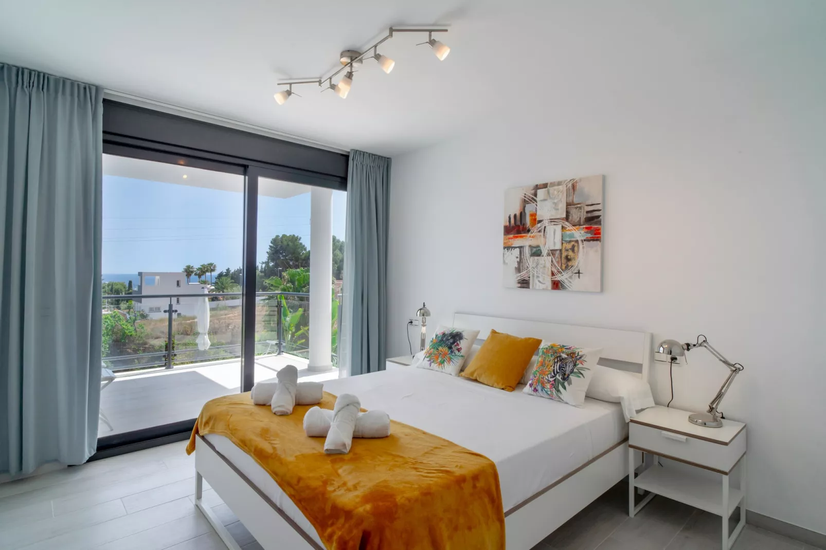 Villa Luxuria Private Pool by Casasol-Slaapkamer