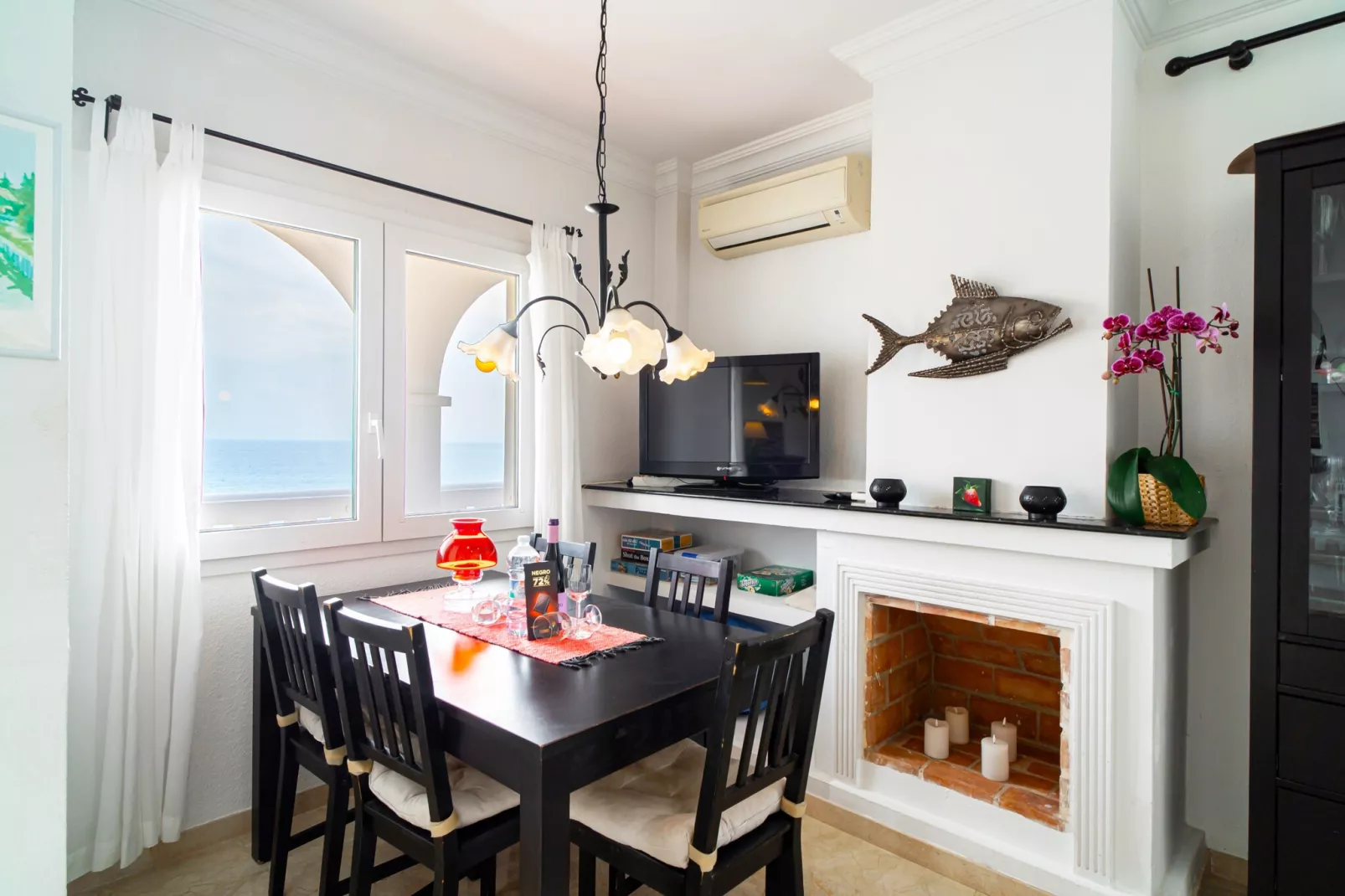 Stella Maris Beachfront 2J by Casasol-Eetkamer