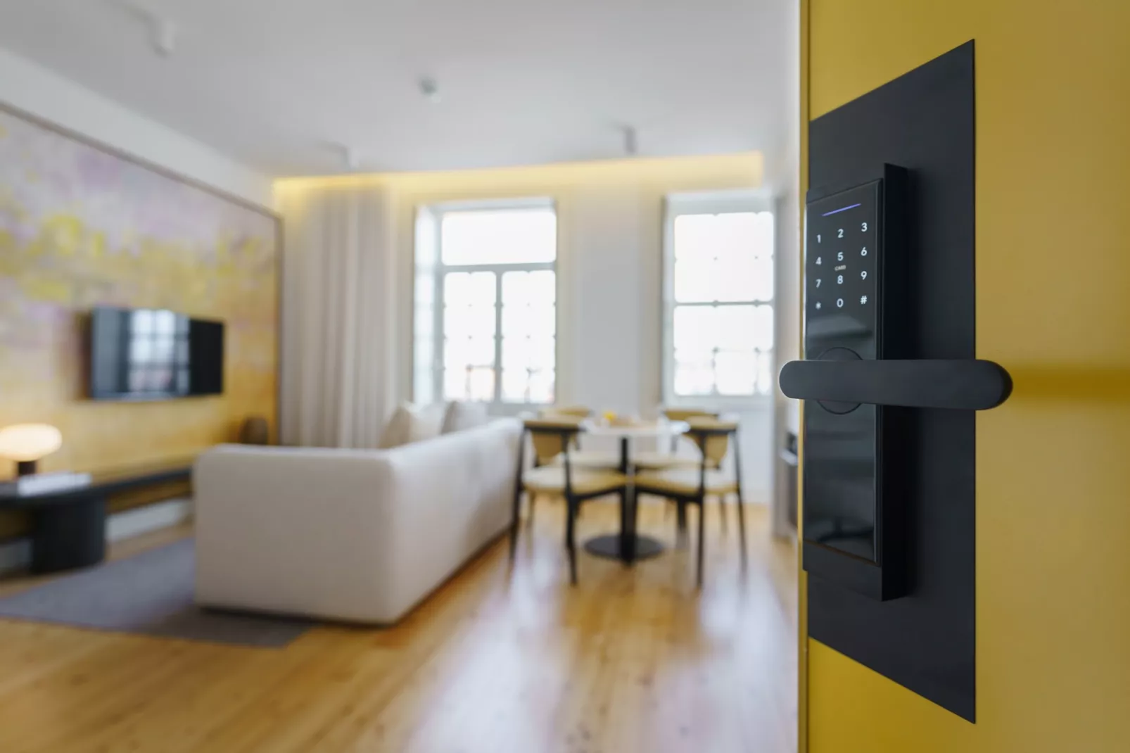 Feel Porto Clérigos Charm Flat 4.2-Woonkamer