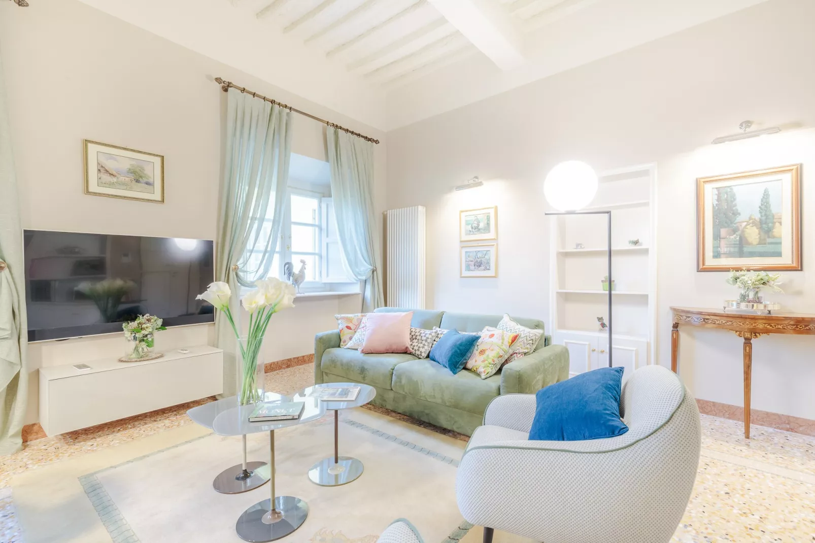 Casa Arnolfo-Niet-getagd