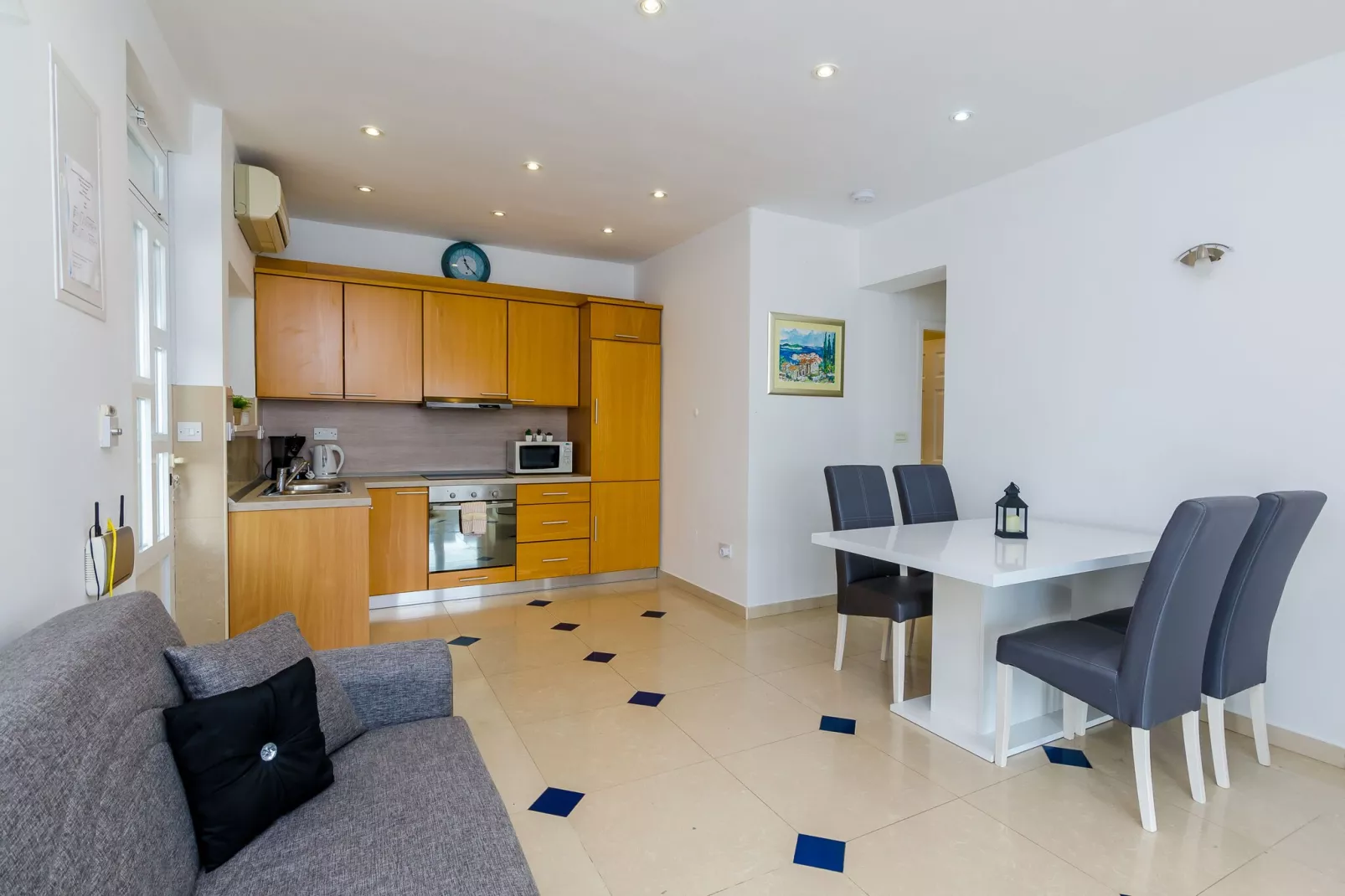 Apartment Franceska -Two-Bedroom Apartment with Terrace and Sea View-Keuken