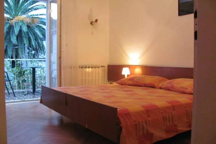Guest House Zec - Studio with Terrace (3 Adults)-Slaapkamer